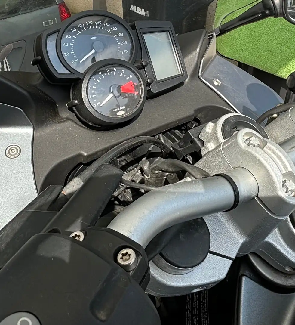 BMW F 800 ST Rentner Motorrad Garagenfahrzeug Grau - 2