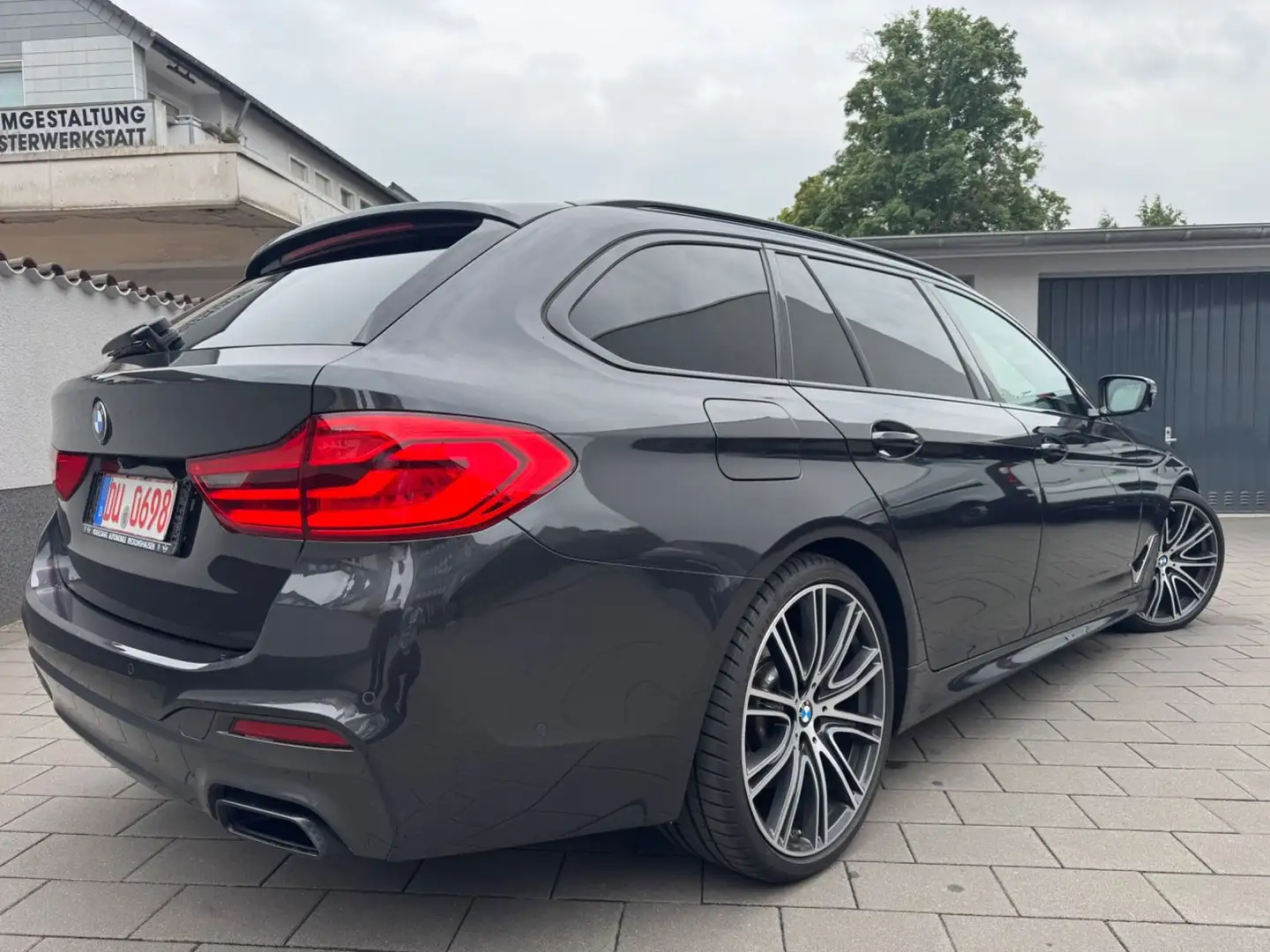 BMW 550 d xDrive*Panorama*Head-Up*Soft-Close*Massage Grey - 2