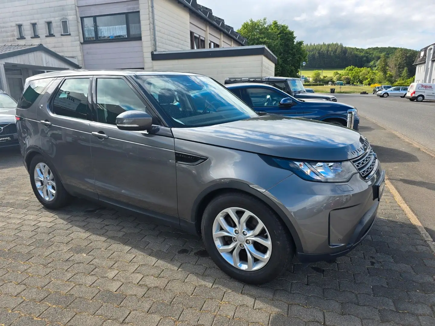Land Rover Discovery 5 S TD4 7-S. NAVI KAMERA Grau - 2
