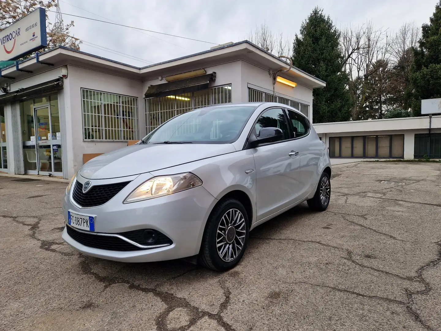 Lancia Ypsilon 1.2 Platinum 69cv *OK NEOPATENTATI * Argento - 1
