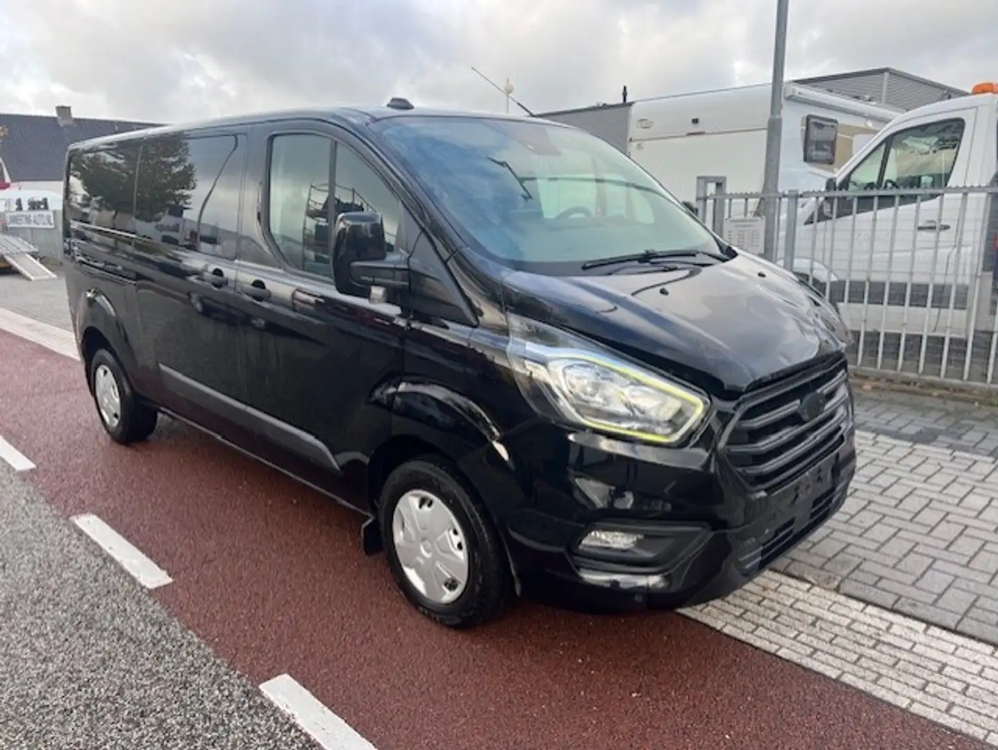 Ford Transit Custom 300 2.0 TDCI 96KW L2H1 DC 5P AIRCO KLIMA EURO6 Schwarz - 1