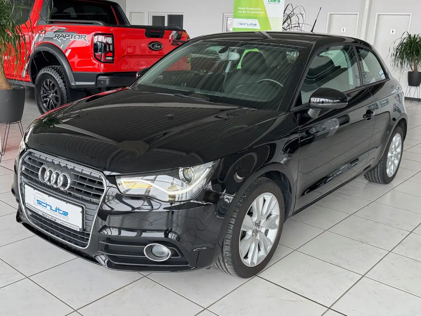 Audi A1 Ambition SHZ*Bi-Xenon*PDC*ALU*Nebel Schwarz - 1