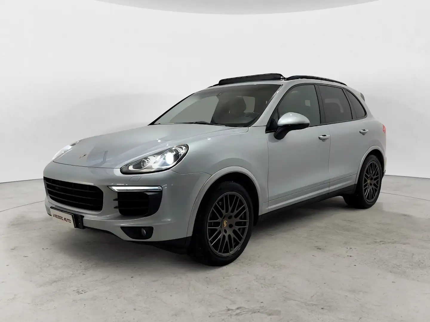 Porsche Cayenne PLATINUM 262CV Silber - 1