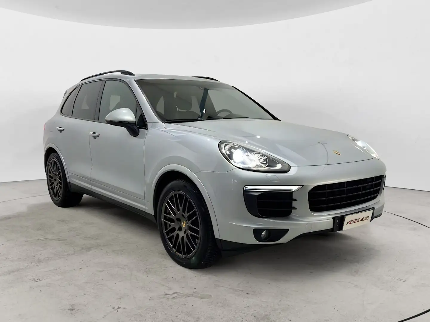 Porsche Cayenne PLATINUM 262CV Silber - 2