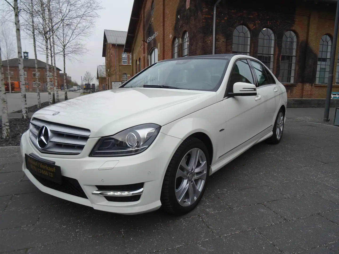 Mercedes-Benz C 300 C 300 CDI BlueEfficiency 4Matic-Avantgarde Biały - 2