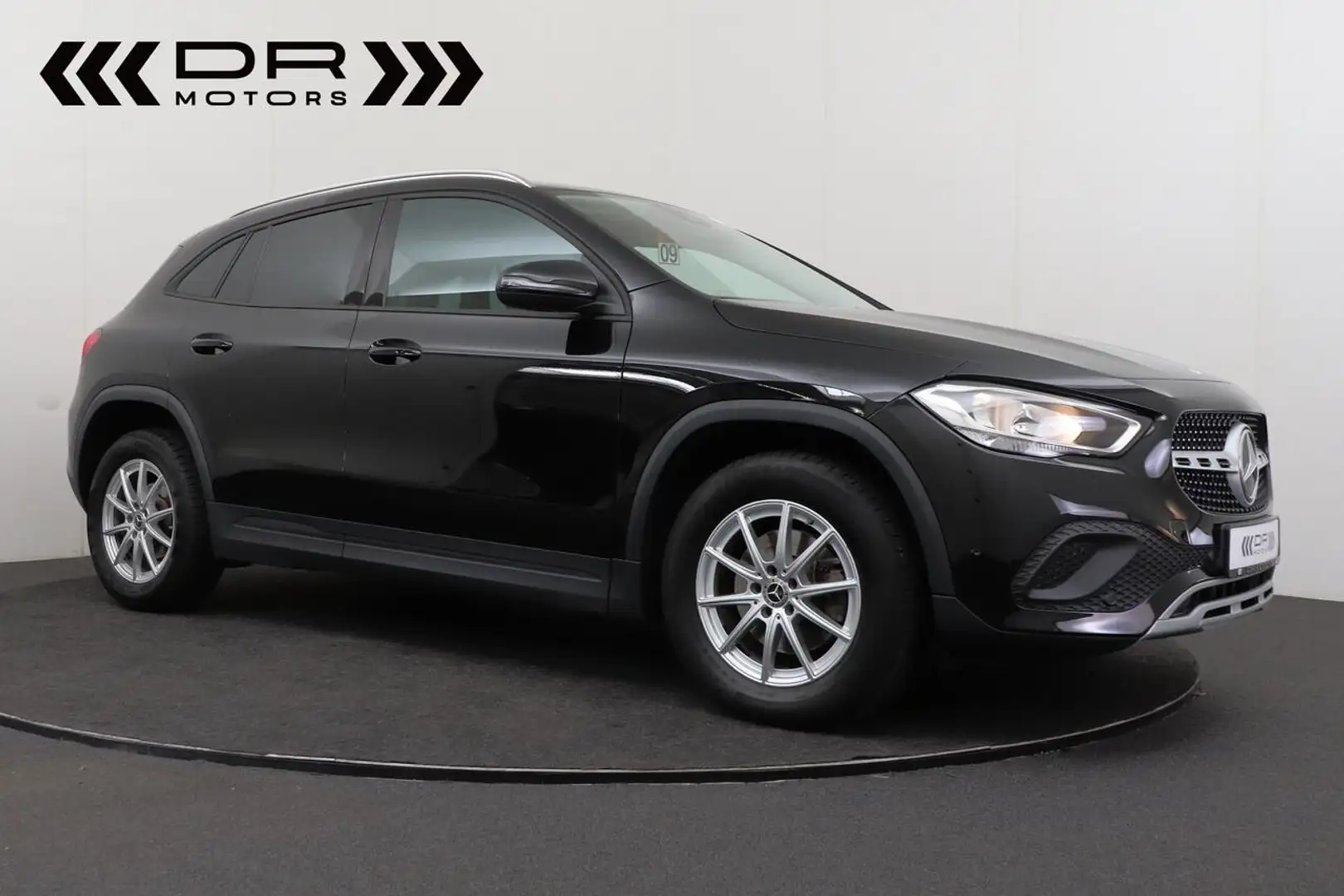 Mercedes-Benz GLA 180 DCT BUSINESS SOLUTIONS 7-GTRONIC - NAVI - CAMERA Schwarz - 2