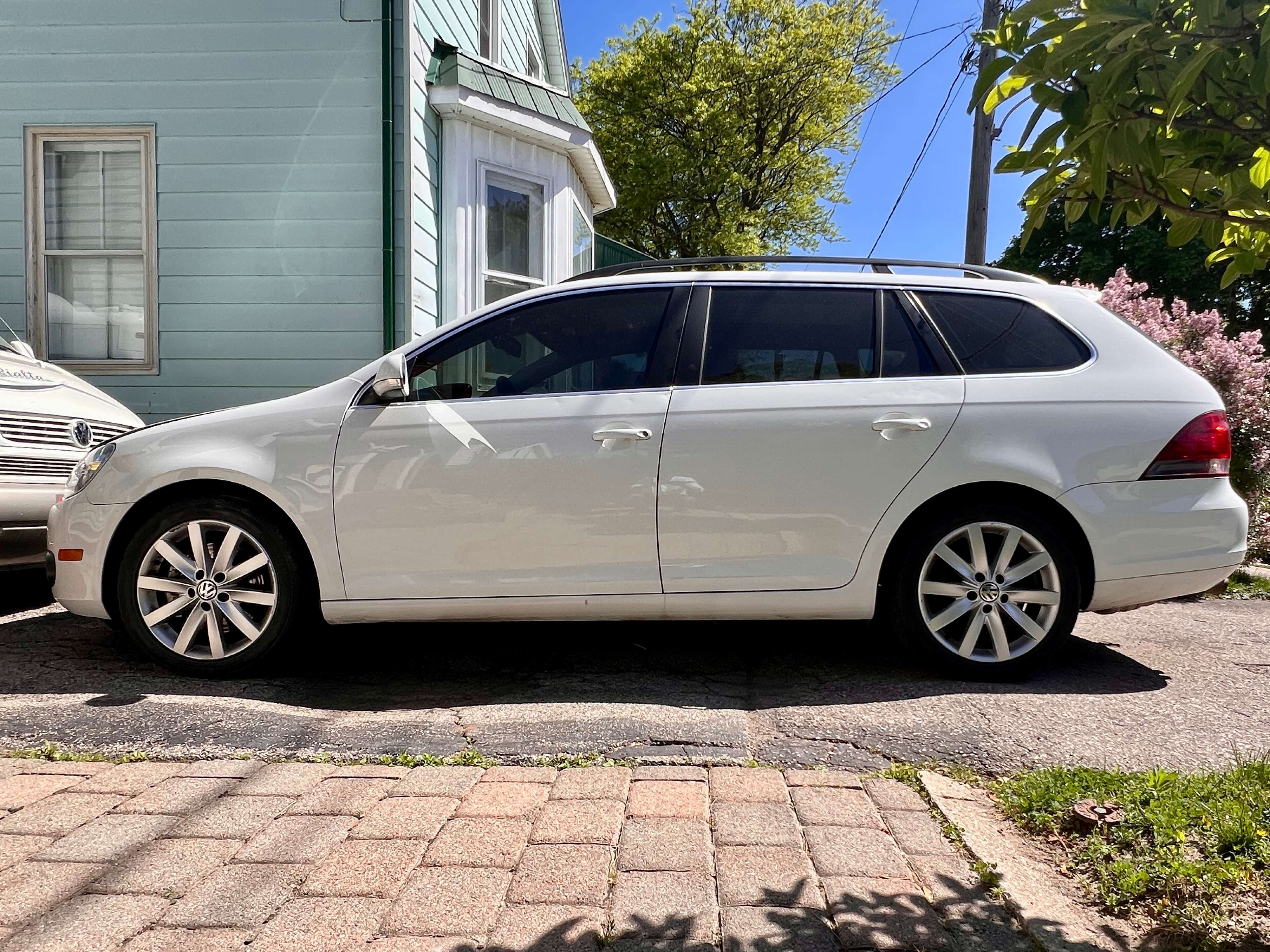 2014 Volkswagen Golf Trendline alt 4