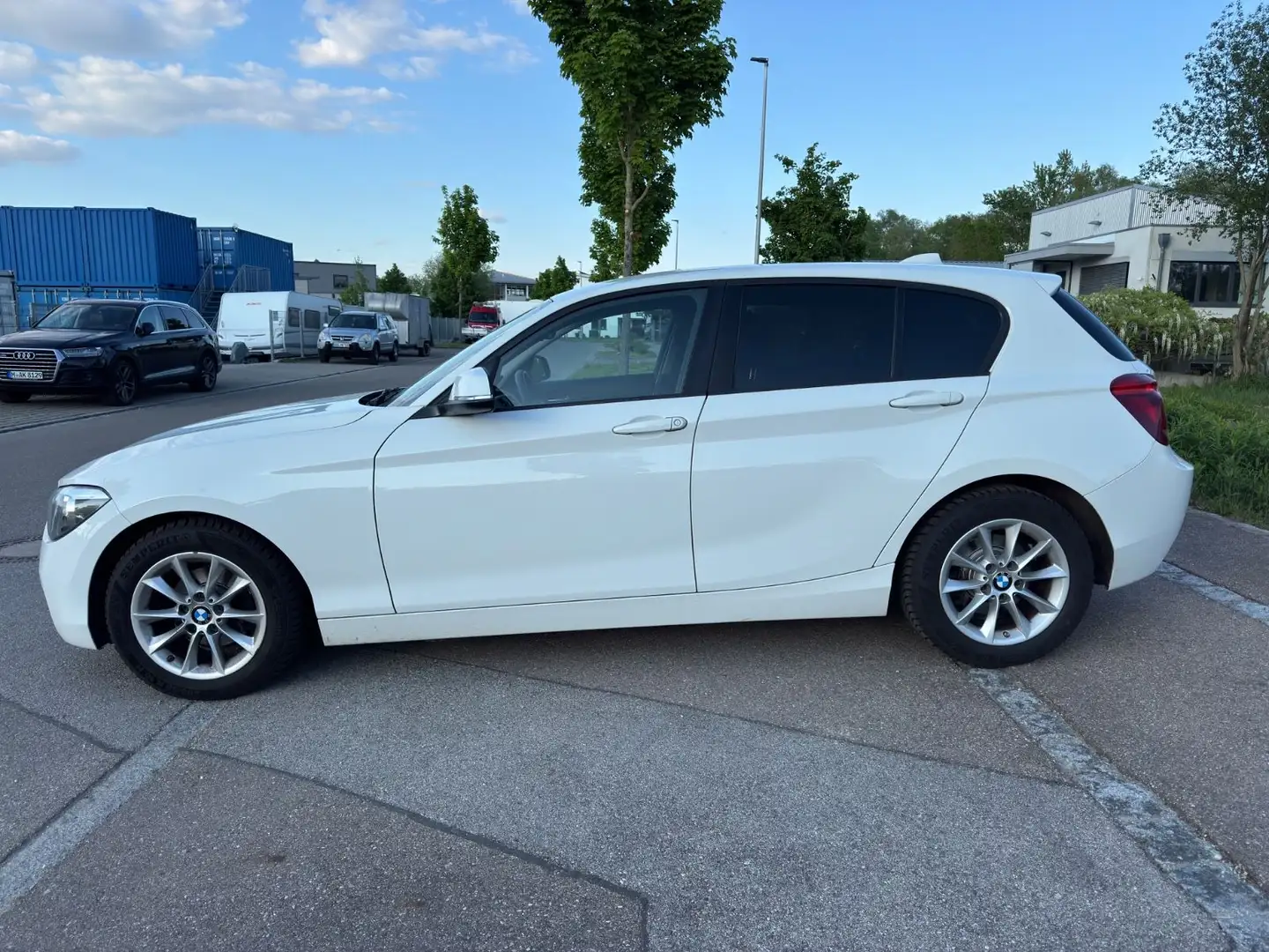 BMW 116 i Baureihe 1 Lim. 5-trg. Klima PDC HU 02/2026 Білий - 2
