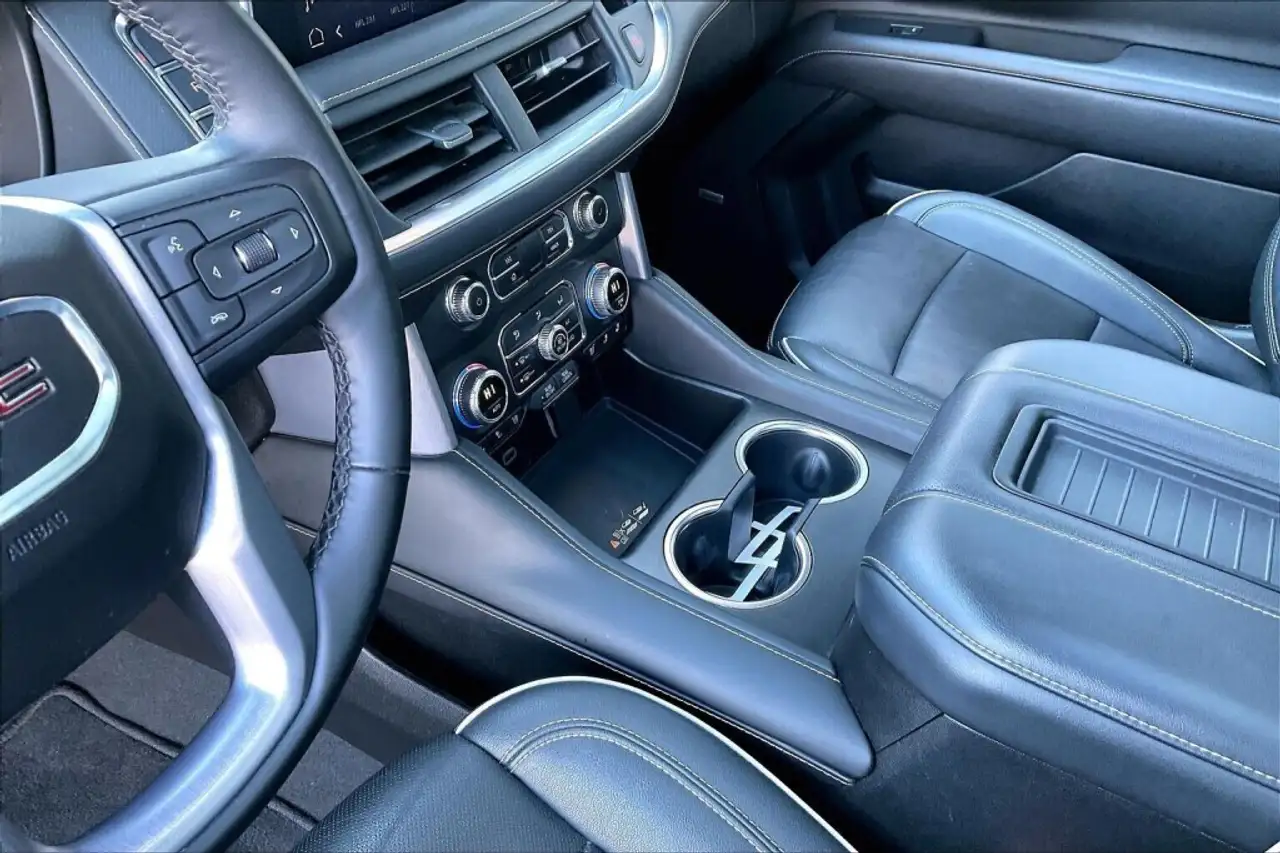 GMC Yukon снимка GMC Yukon