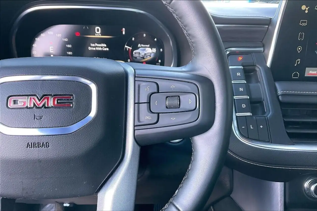 GMC Yukon снимка GMC Yukon