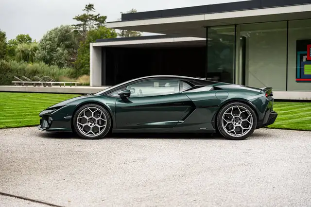 Lamborghini Temerario VERDE LARES/4.0 V8/LIFT/BUCKET SEATS/CARBON/STYLE PACKAGE