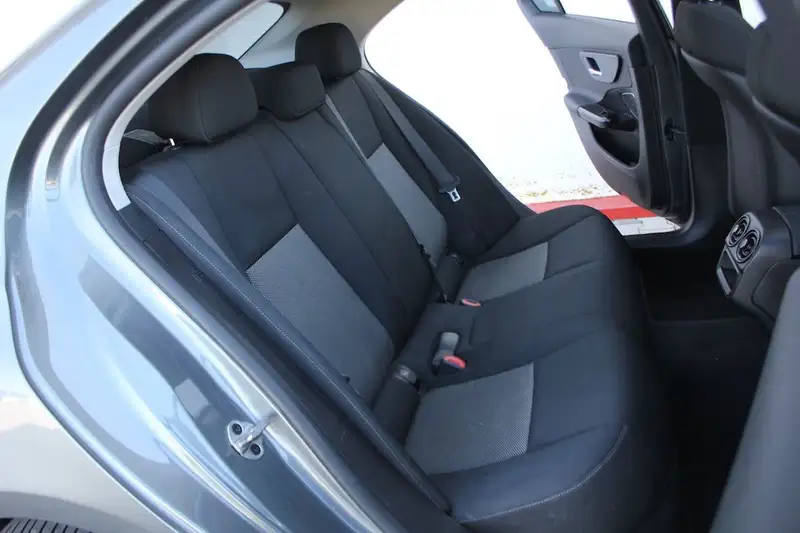 Annonce voiture d'occasion Mercedes-Benz C 200 - CARADIZE