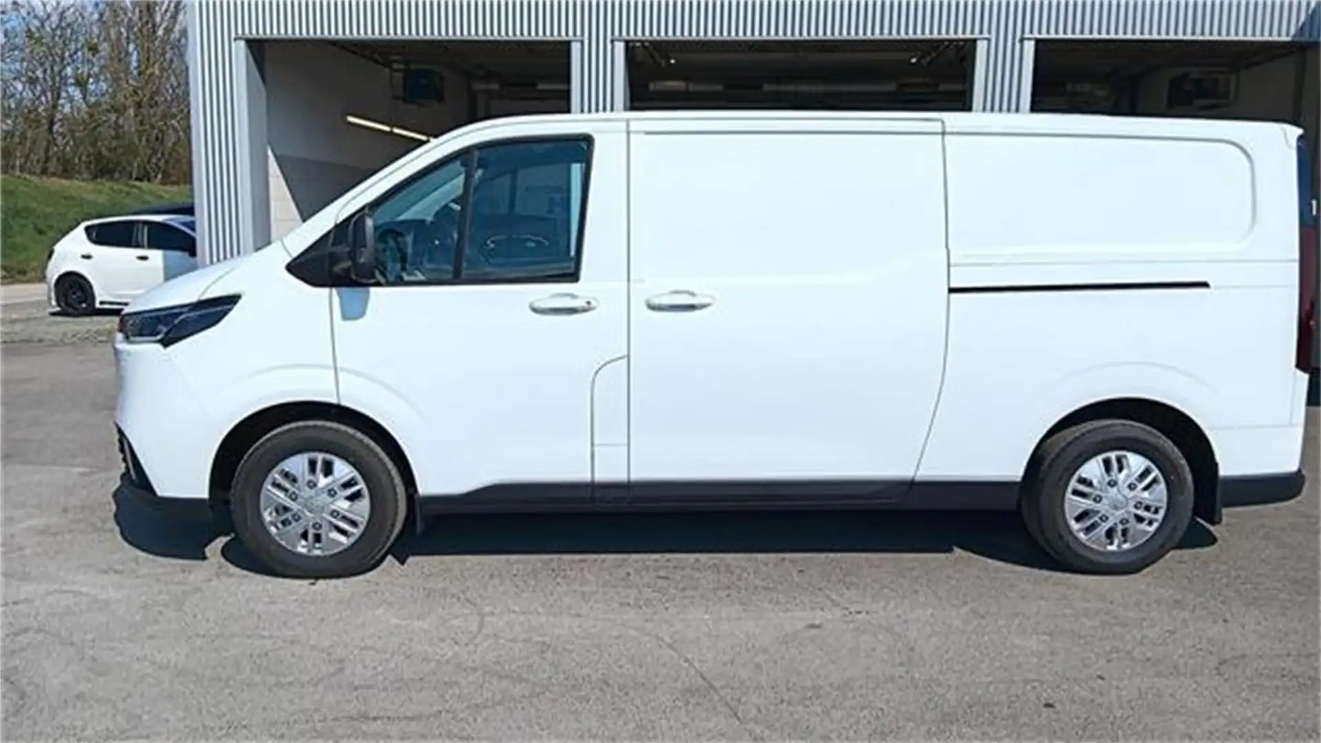 Maxus eDeliver 7 Kasten 88kWh L2H1 Launch Edition mit 2. Weiß - 2