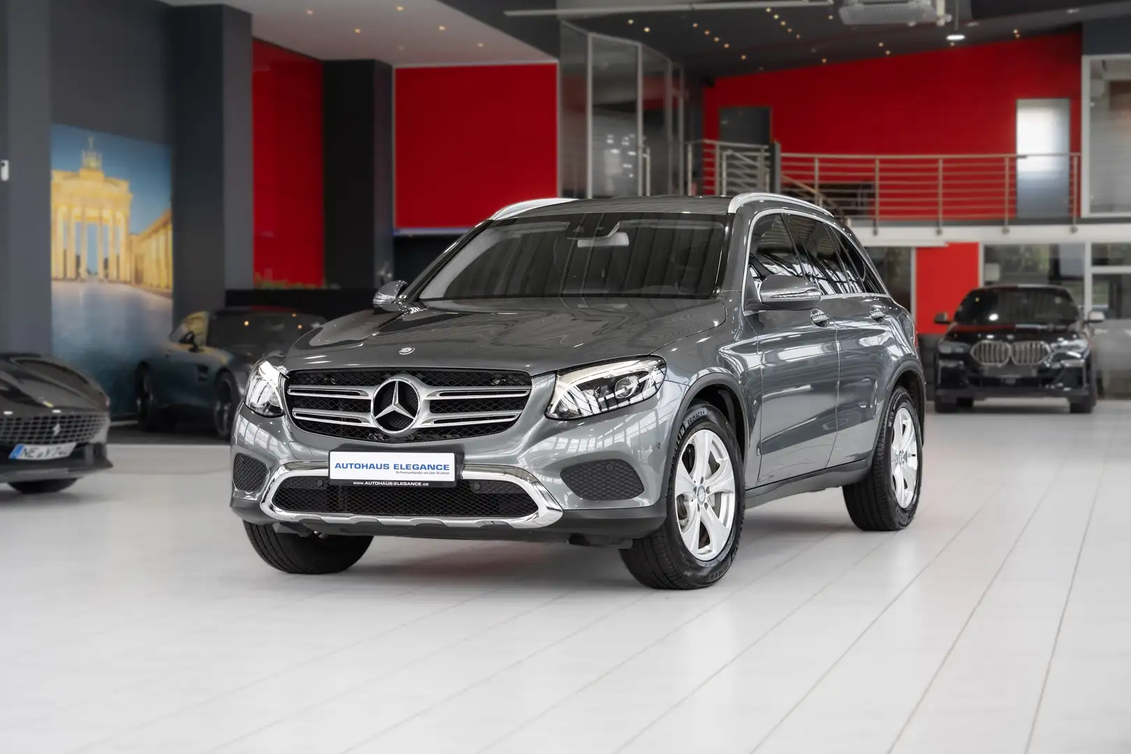 Mercedes-Benz GLC 250 4Matic*EXCLUSIVE*AHK*LED*KOMFORT-PAKET* Grau - 1