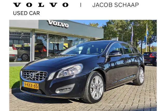 Volvo V60 T3 150PK Automaat Momentum Trekhaak | Camera | PDC