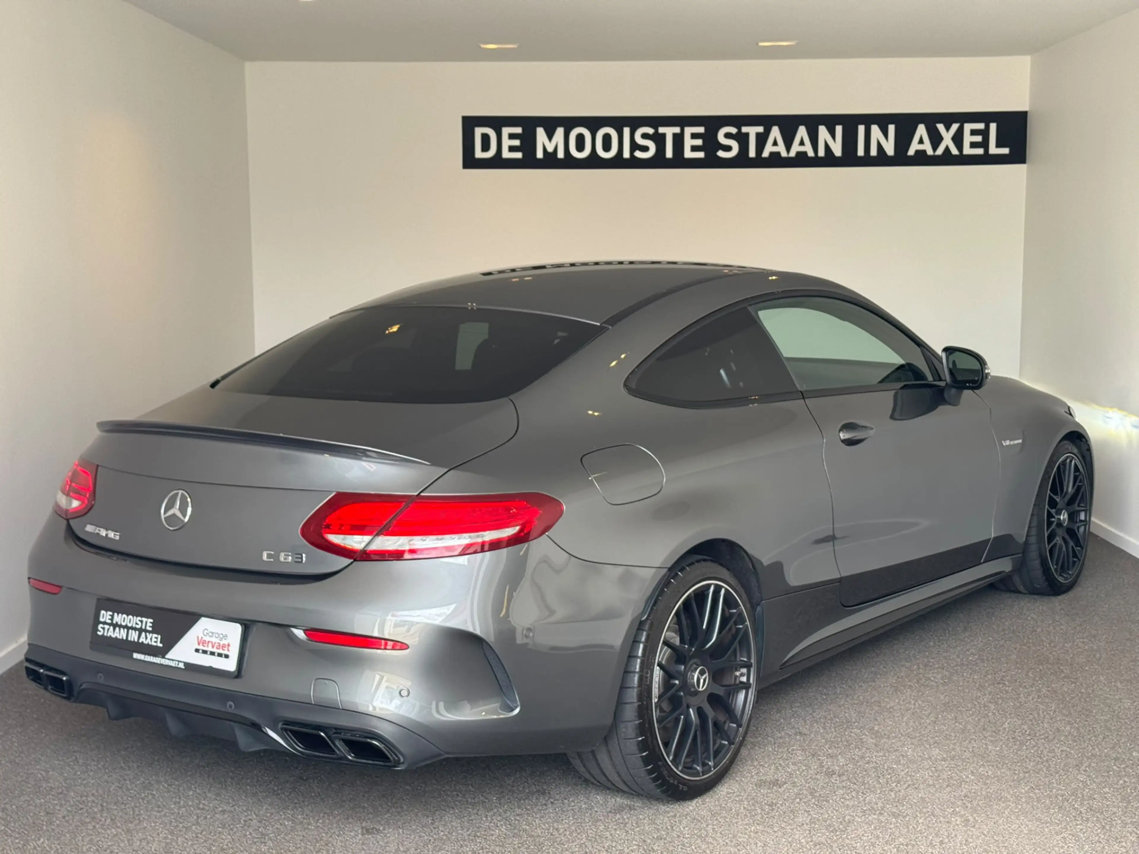 Mercedes-Benz C 63 AMG Coupé — photo 12