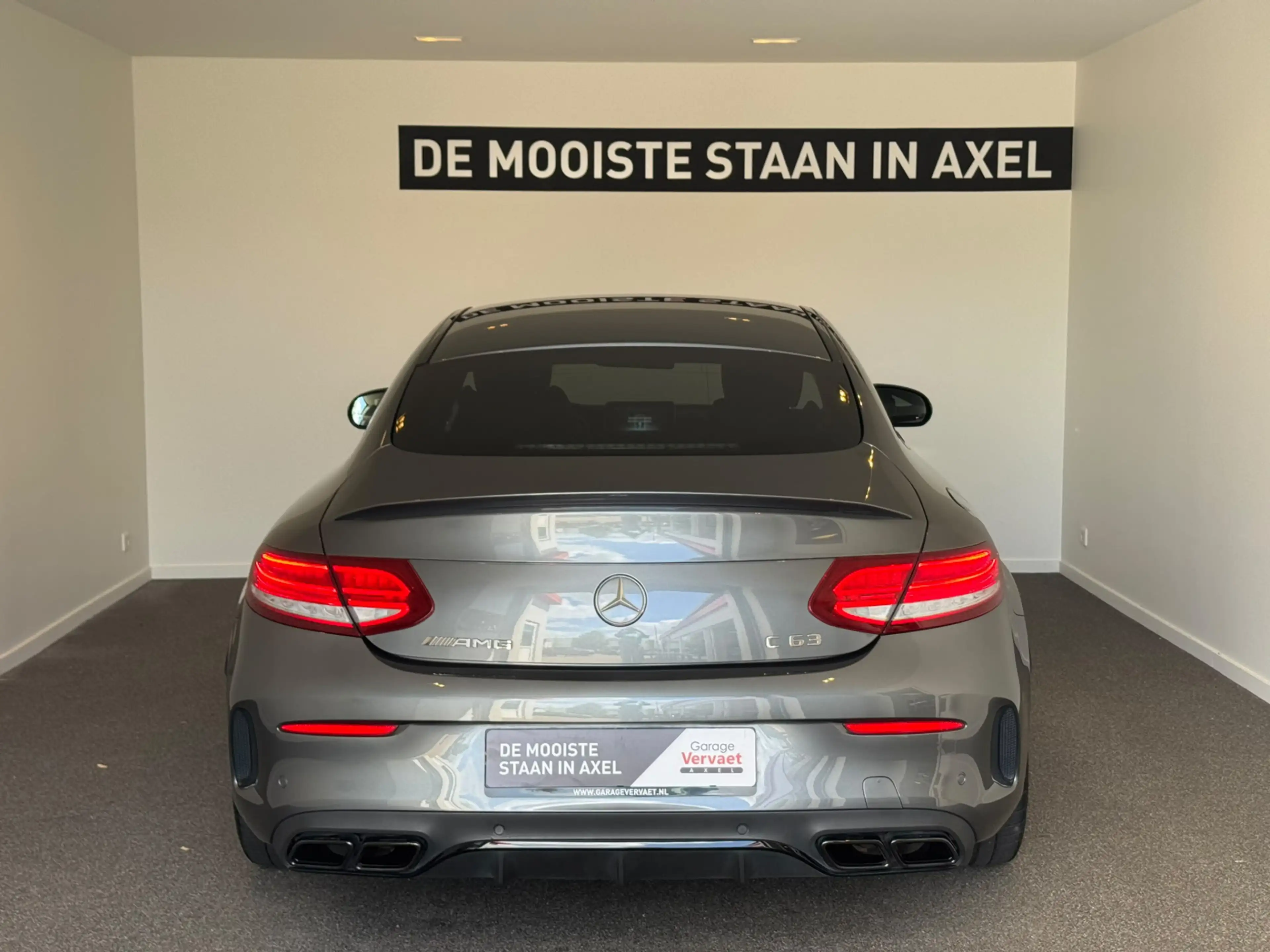 Mercedes-Benz C 63 AMG Coupé — photo 15