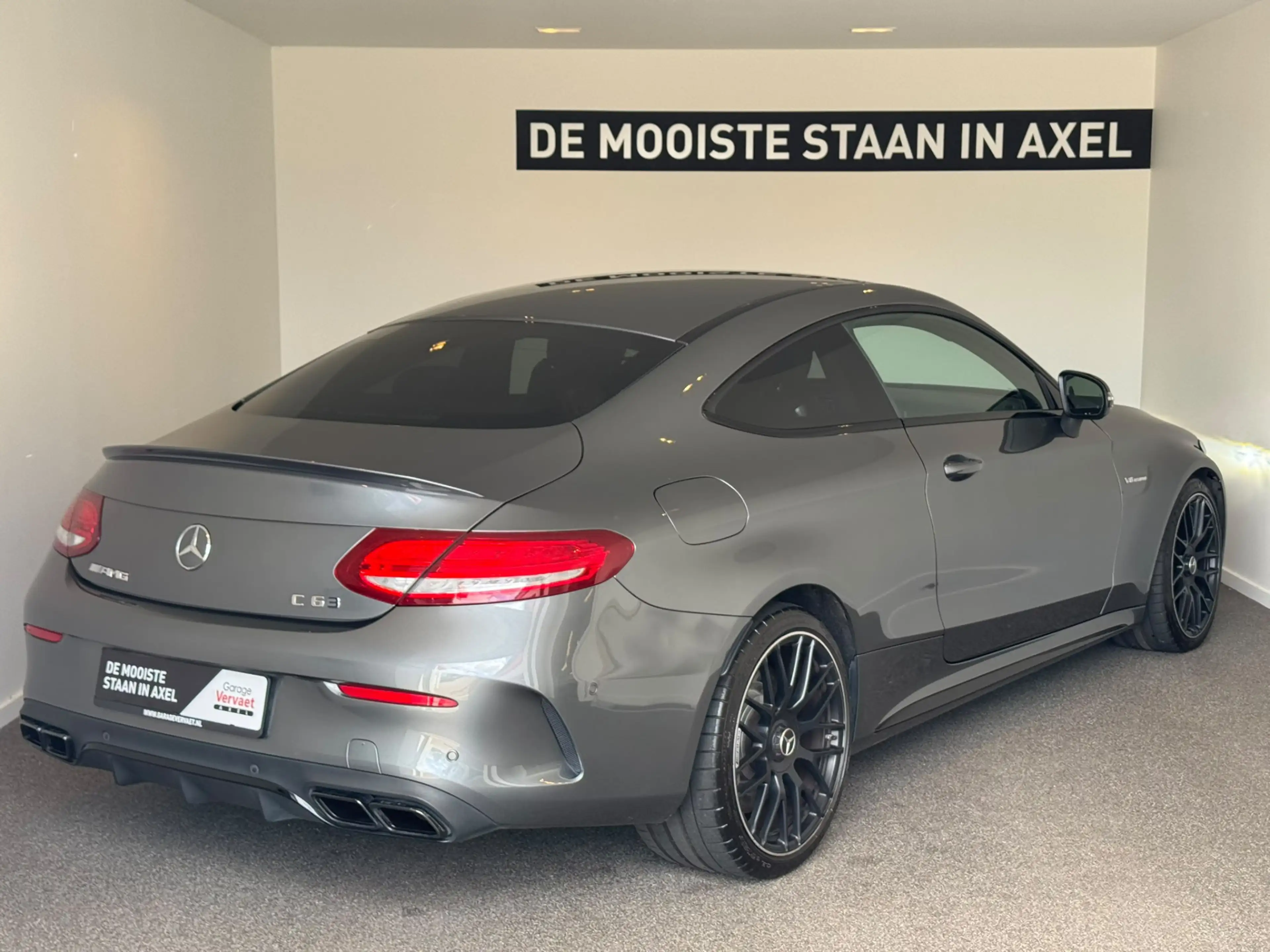 Mercedes-Benz C 63 AMG Coupé — photo 3