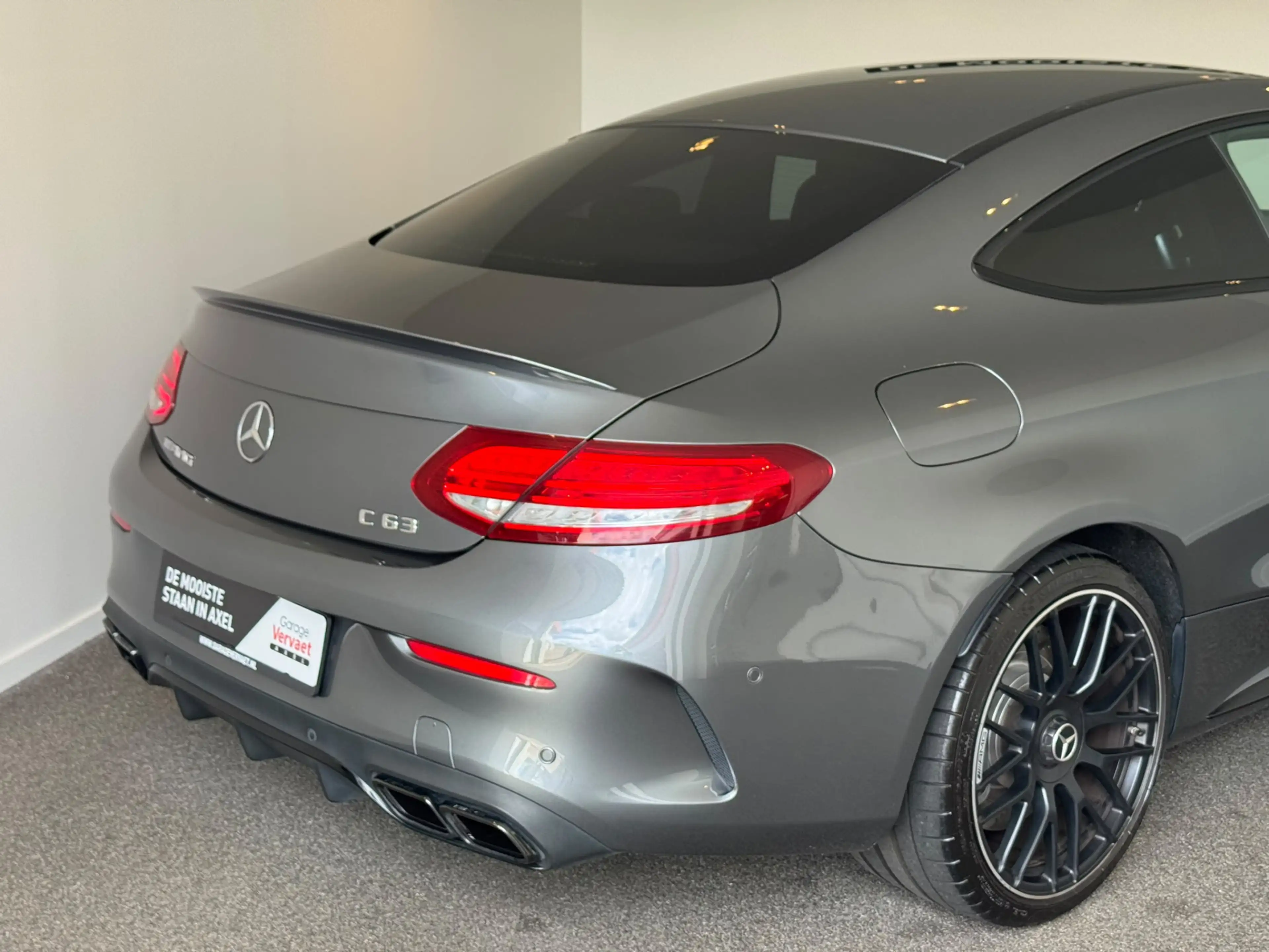 Mercedes-Benz C 63 AMG Coupé — photo 13
