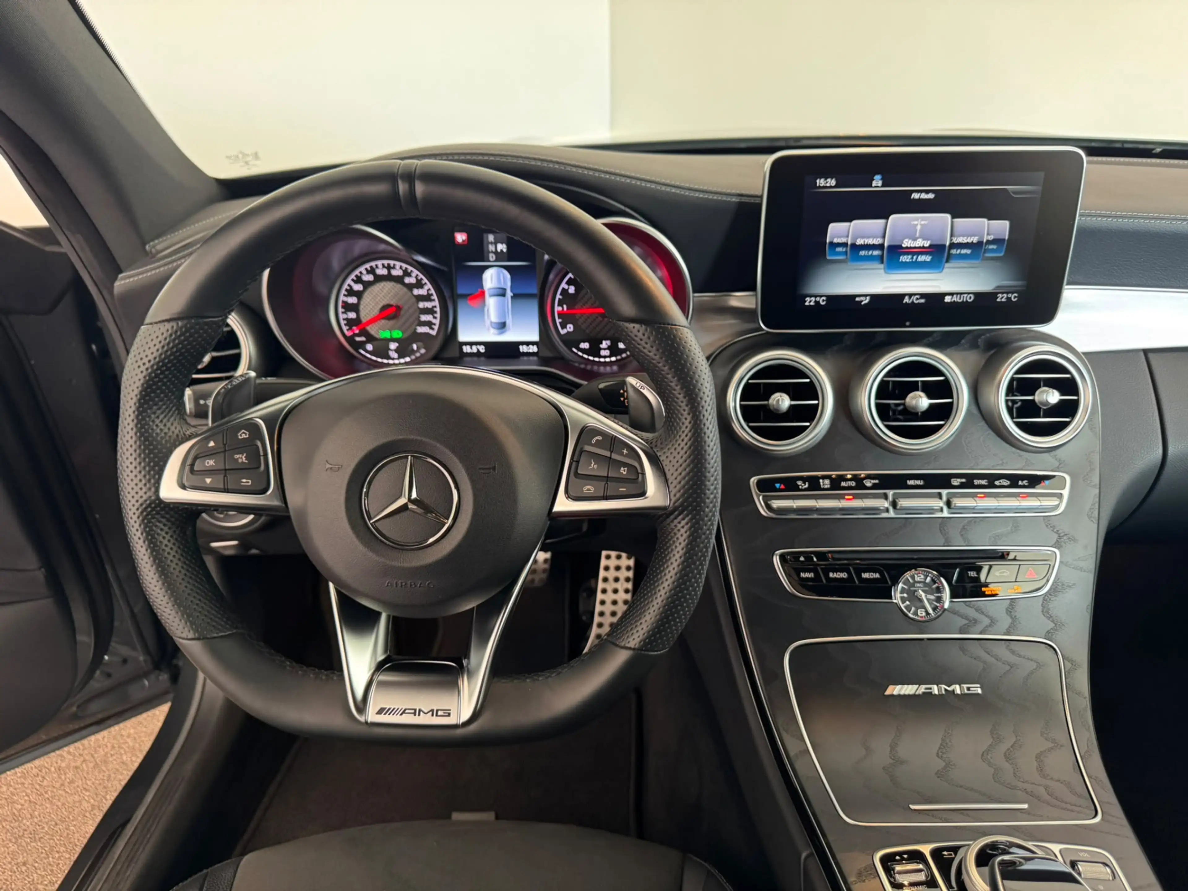 Mercedes-Benz C 63 AMG Coupé — photo 5