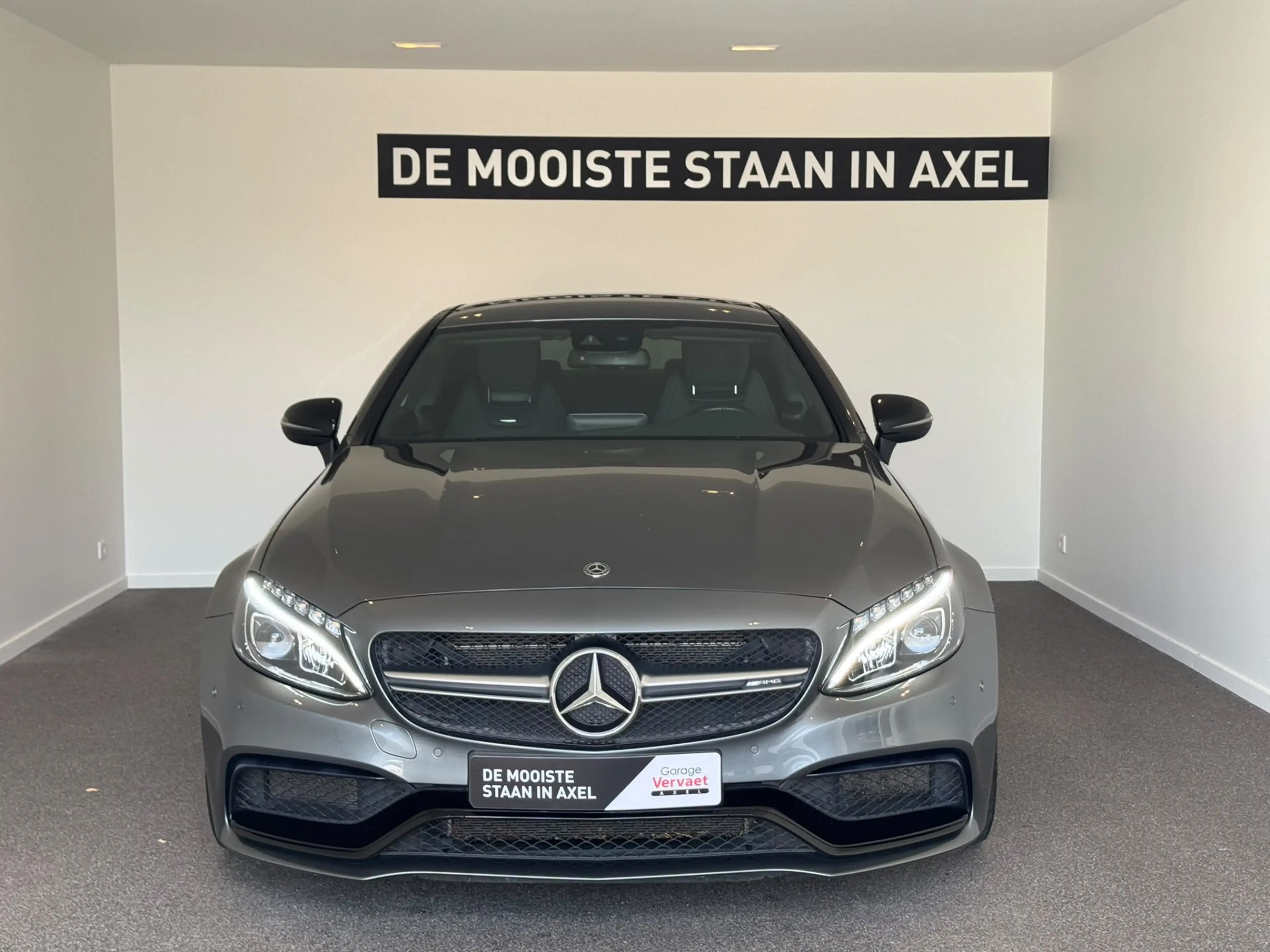 Mercedes-Benz C 63 AMG Coupé — photo 11