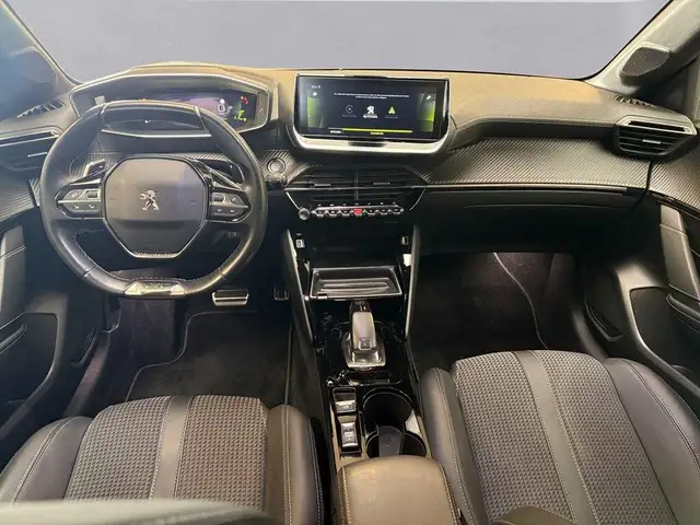 Peugeot 208 view 11