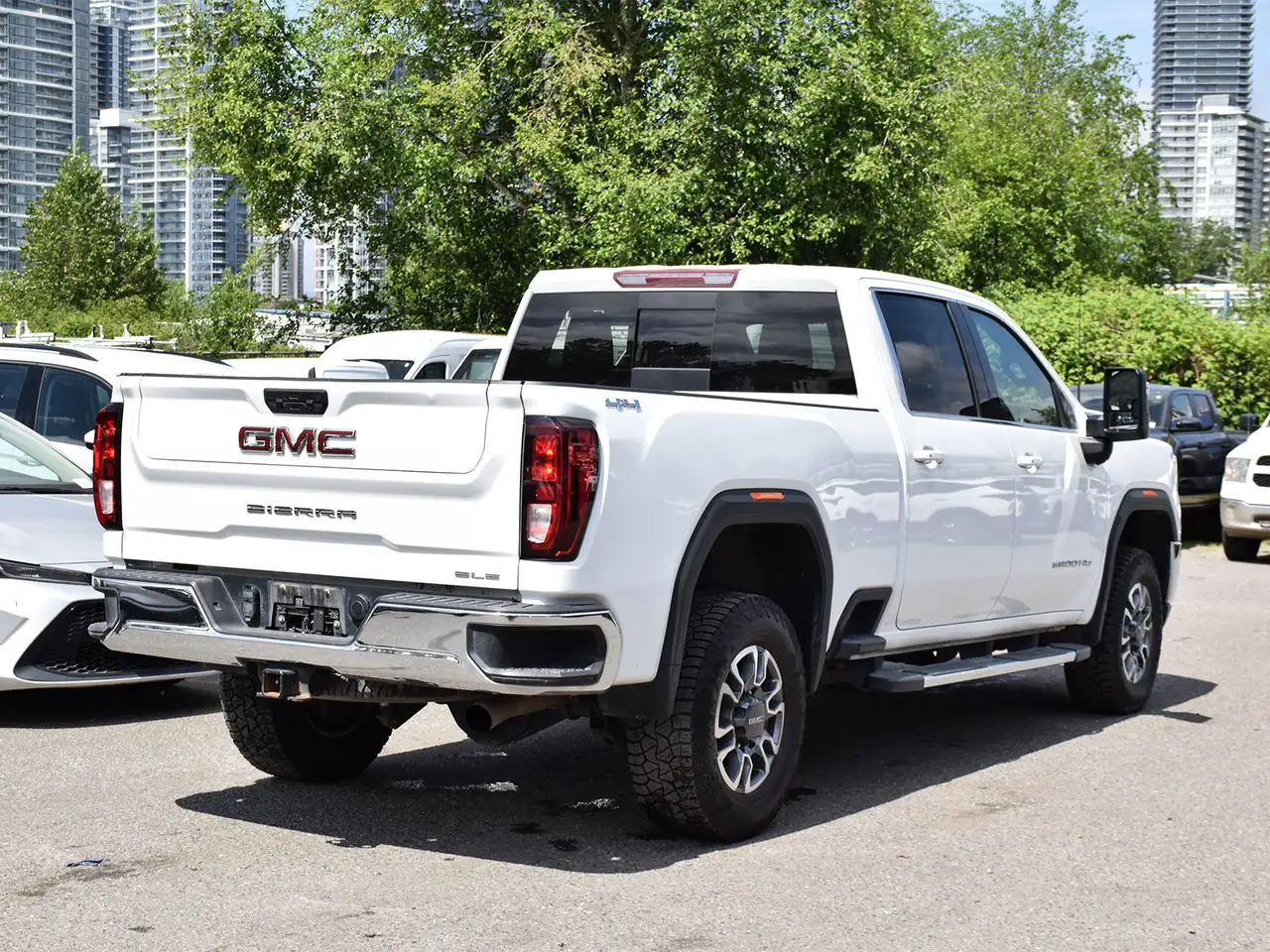 GMC Sierra 3500HD снимка GMC Sierra 3500HD