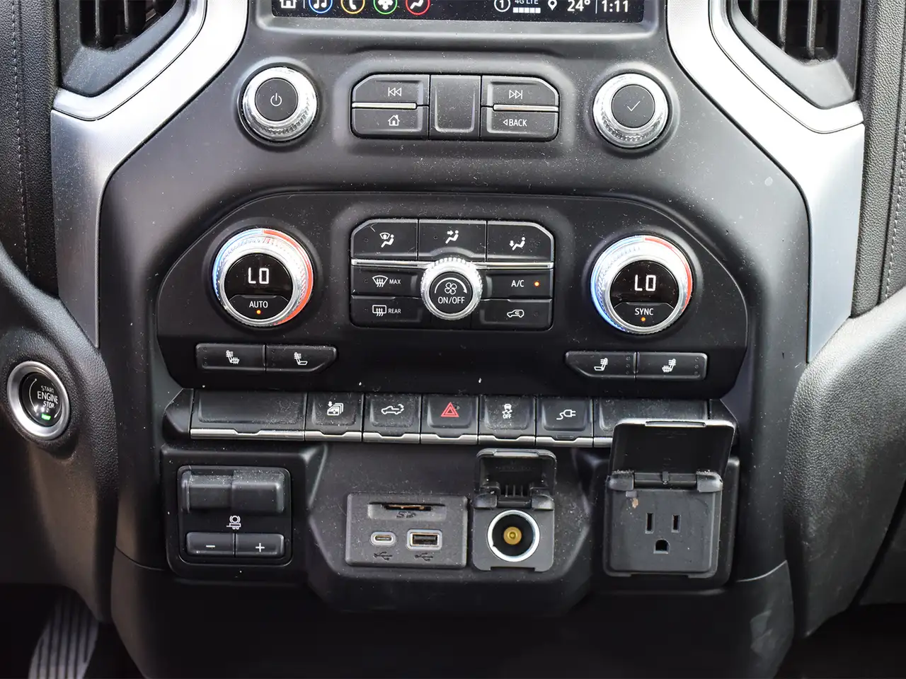 GMC Sierra 3500HD снимка GMC Sierra 3500HD