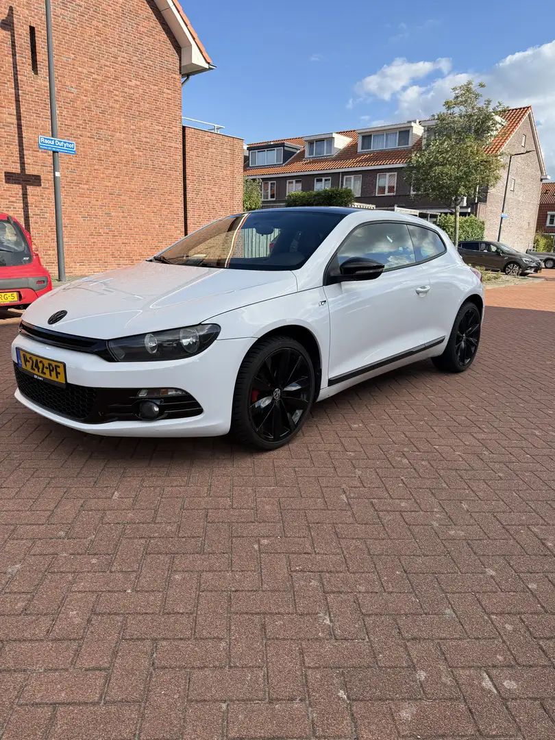 Volkswagen Scirocco 1.4 TSI R Line nieuwe apk White - 2