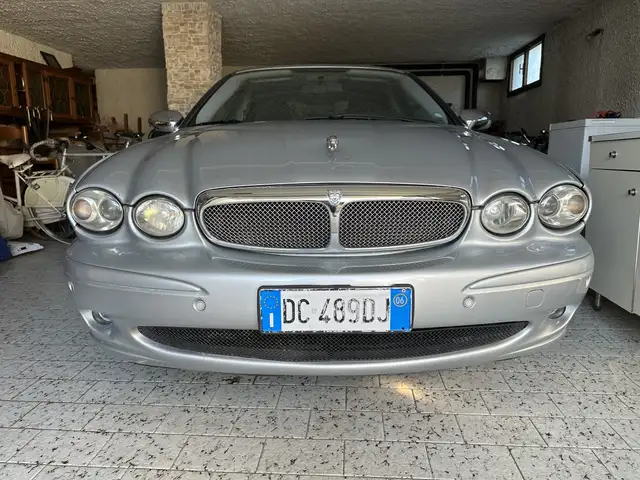 Jaguar X-Type