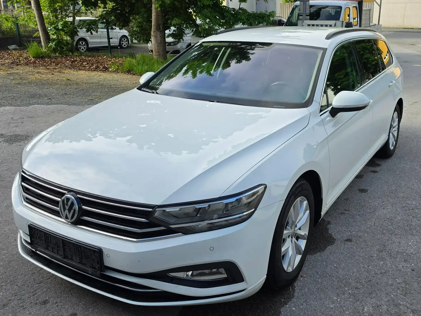 Volkswagen Passat Passat Business 2,0 SCR TDI DSG Business Weiß - 1