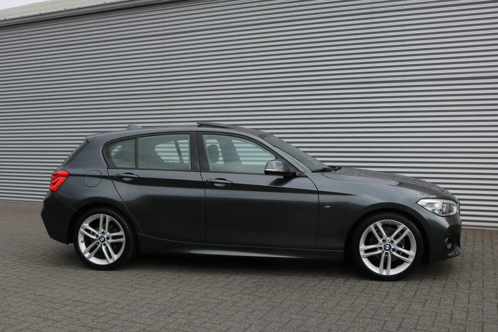 BMW 118 1-serie 118i M-Sportpakket Aut (94.384Km Orig NL A Gris - 2