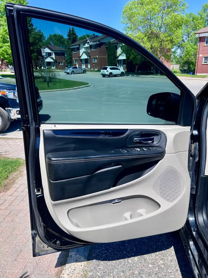 Dodge Grand Caravan снимка Dodge Grand Caravan