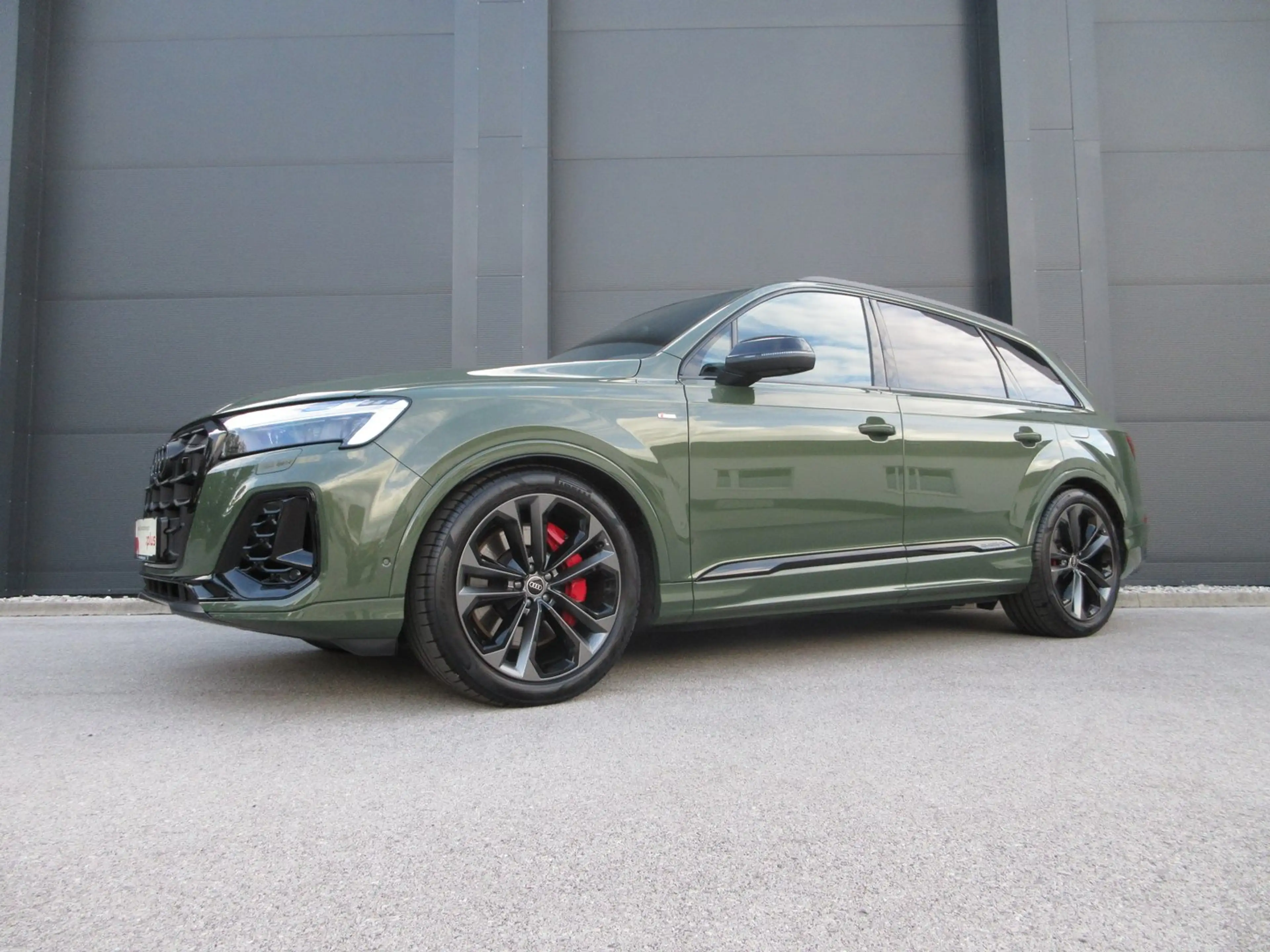 Audi Q7 60 TFSI e quattro 360 kW — photo 4