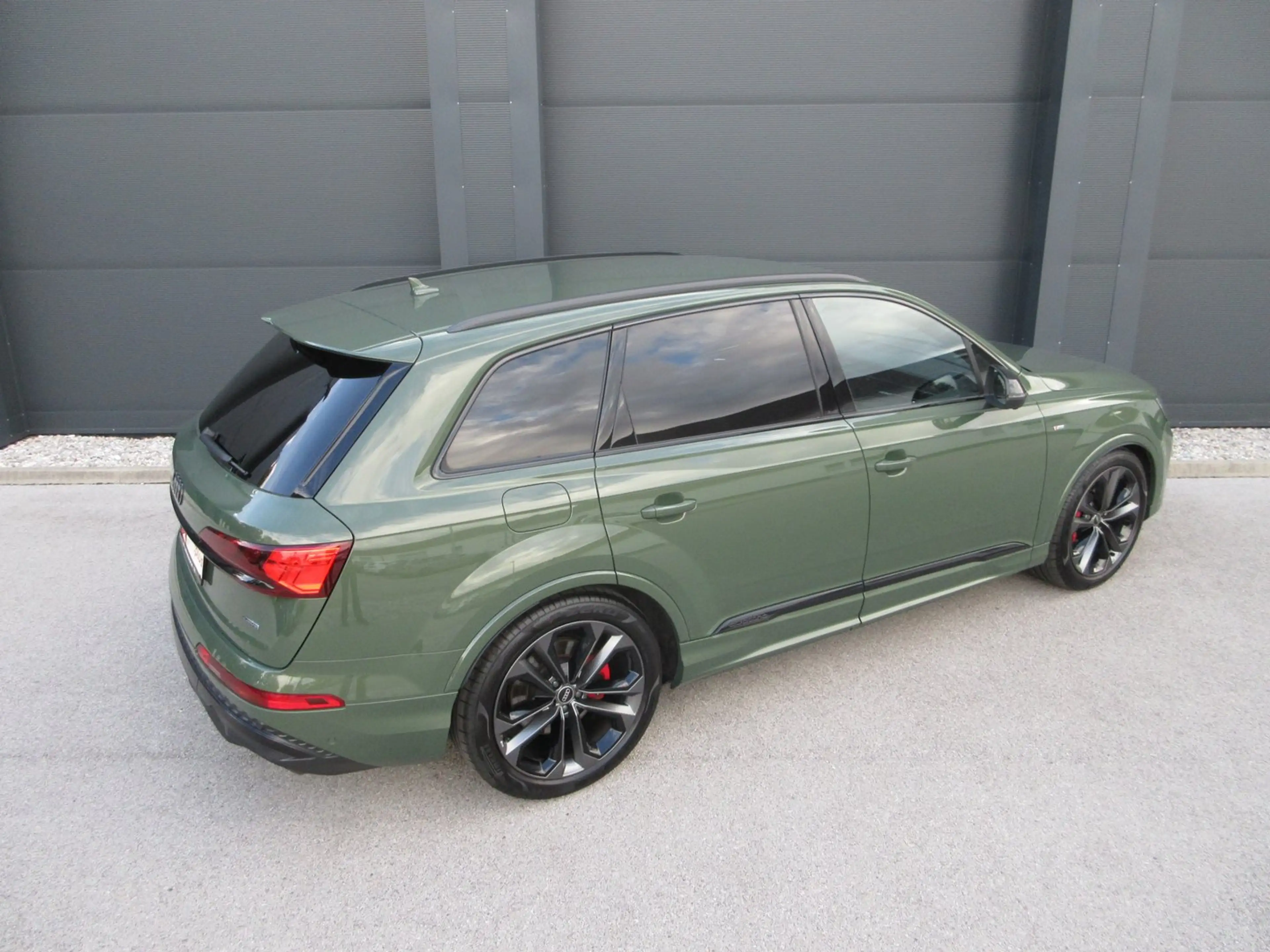 Audi Q7 60 TFSI e quattro 360 kW — photo 12