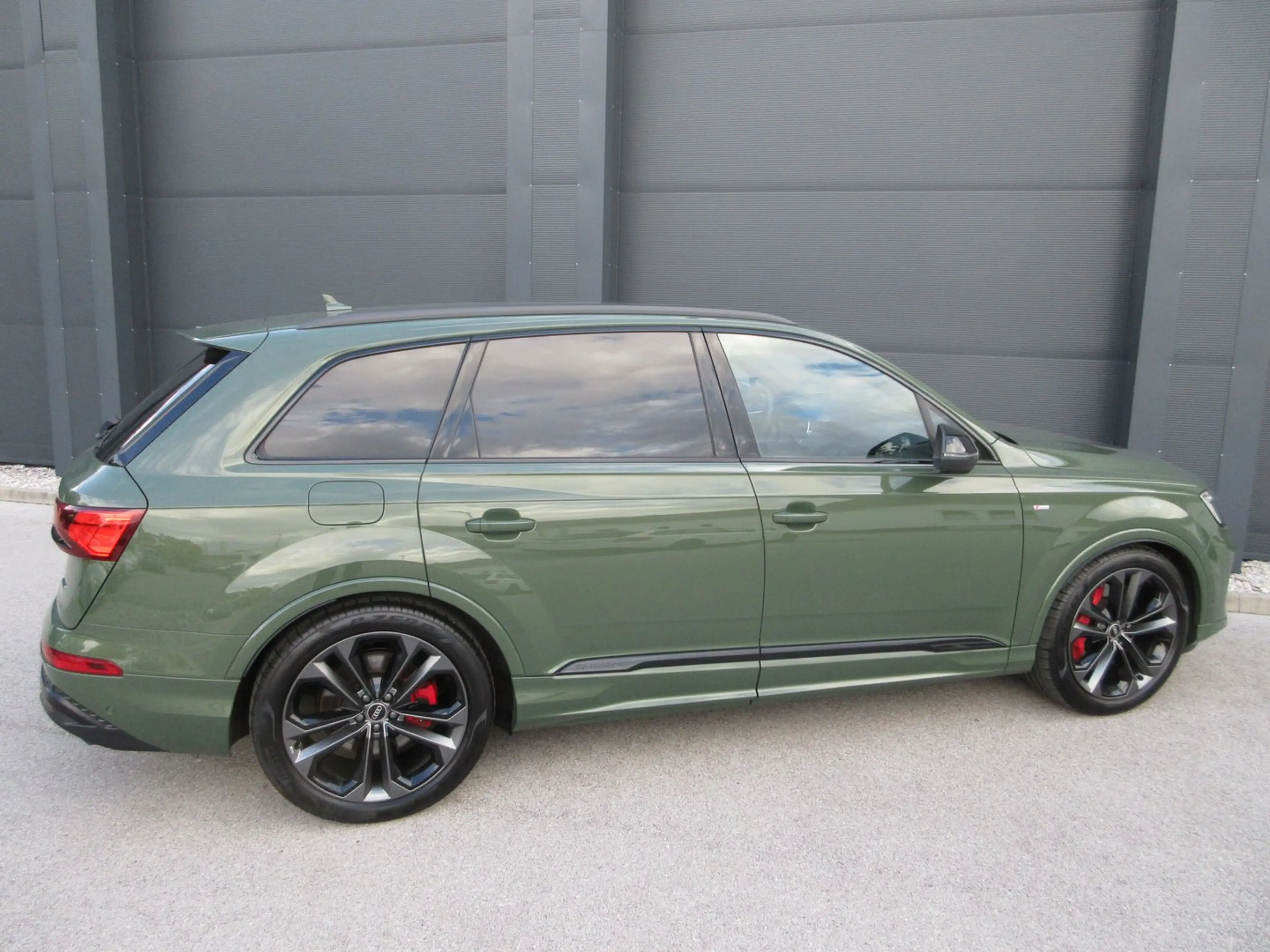 Audi Q7 60 TFSI e quattro 360 kW — photo 11