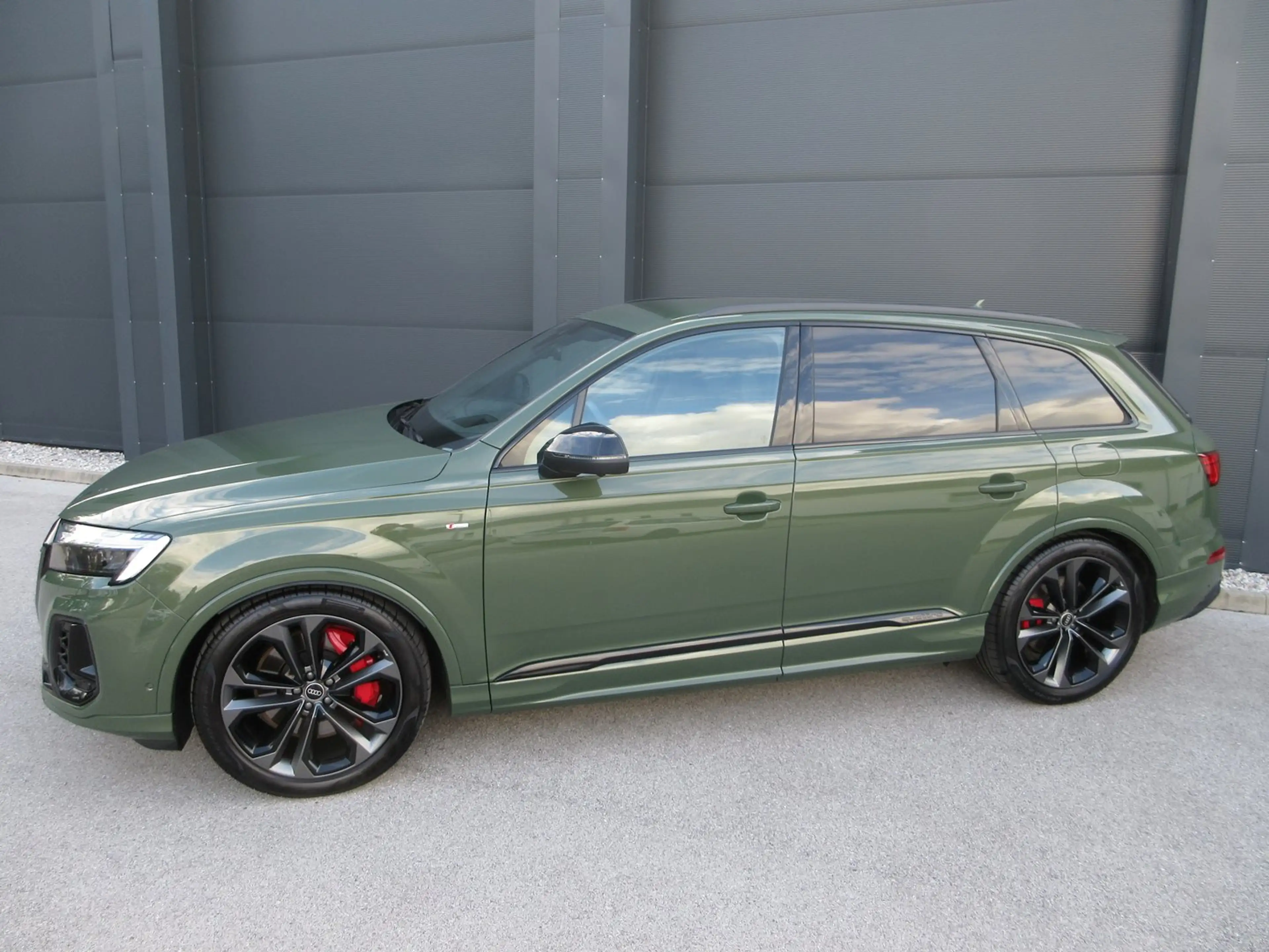 Audi Q7 60 TFSI e quattro 360 kW — photo 2