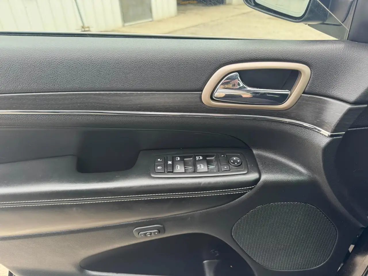 Jeep Grand Cherokee снимка Jeep Grand Cherokee