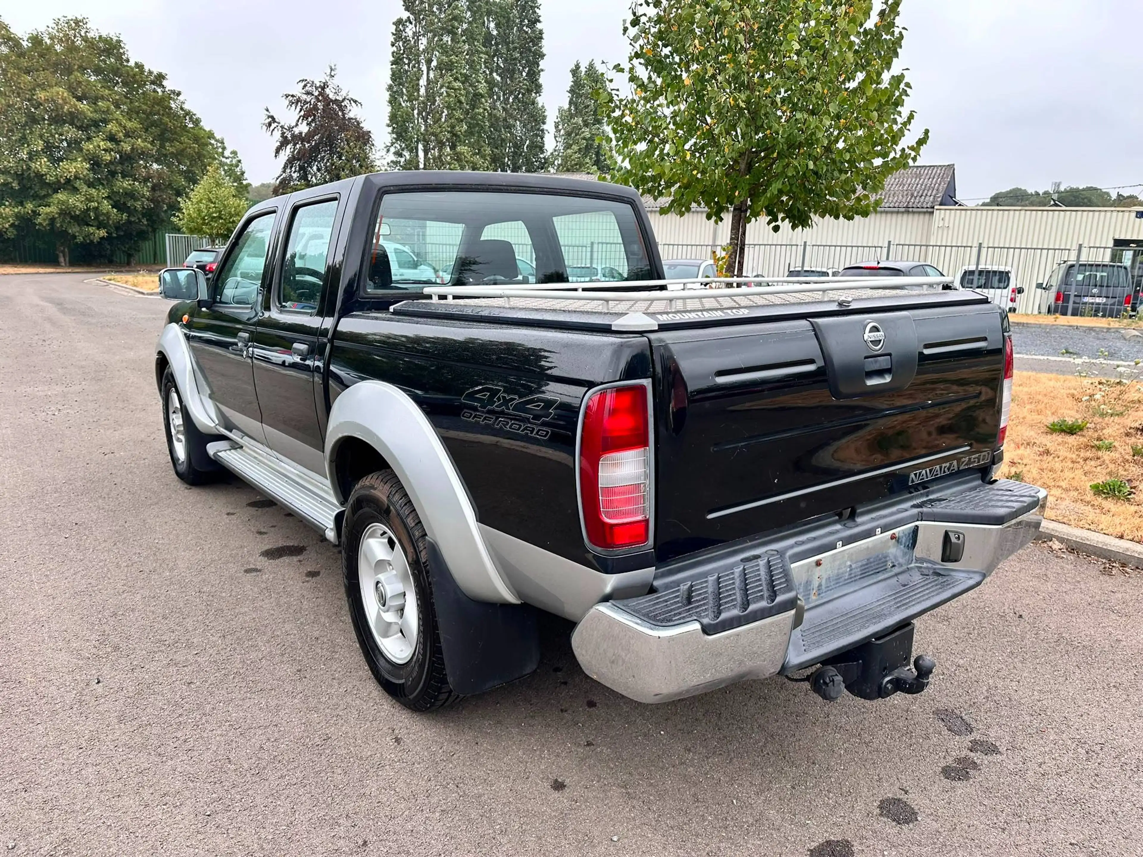 Nissan Navara 2.5 — photo 4
