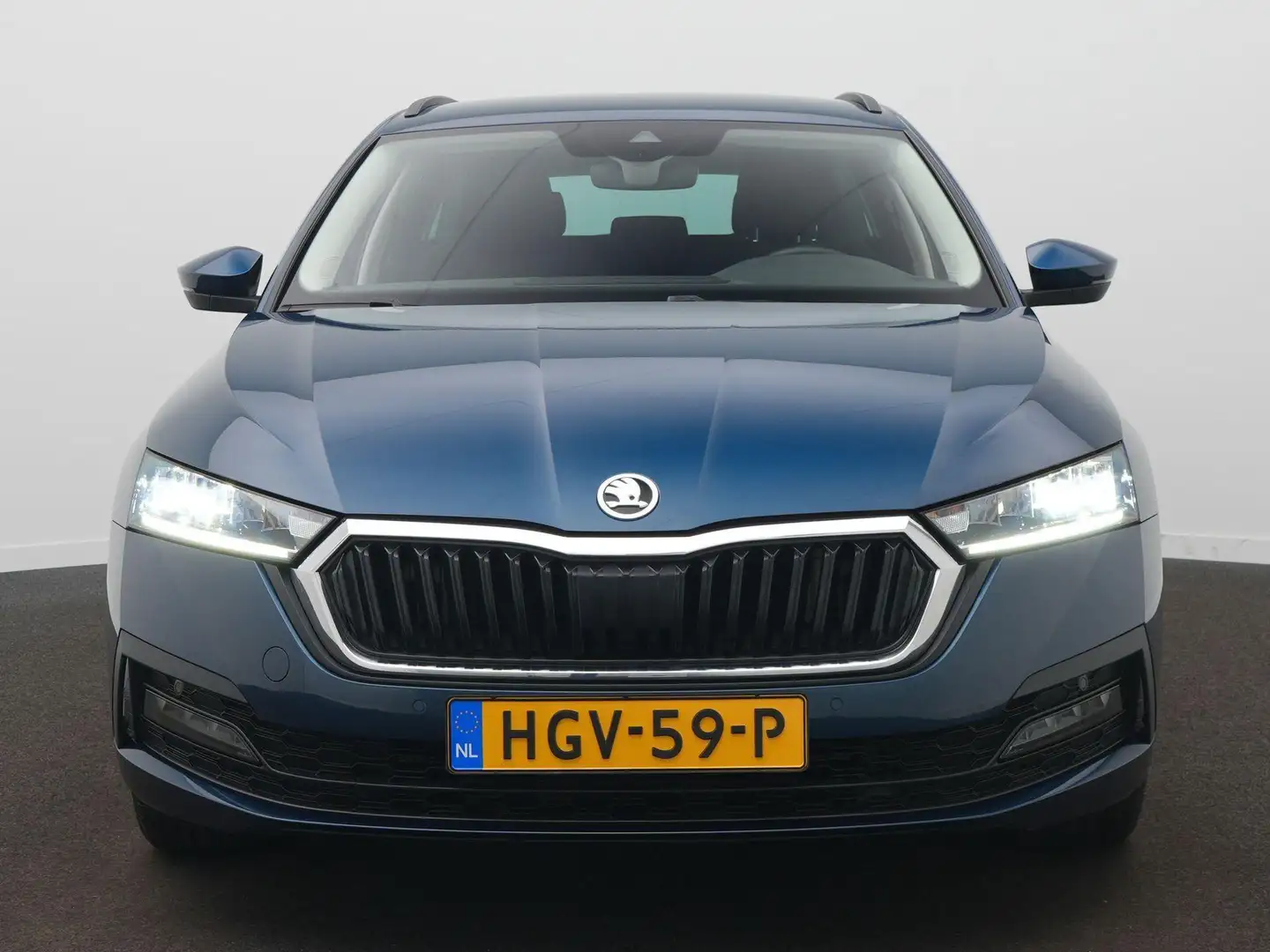Skoda Octavia Combi 1.0 e-TSI Ambition Clima - Automaat - Naviga Blu/Azzurro - 2