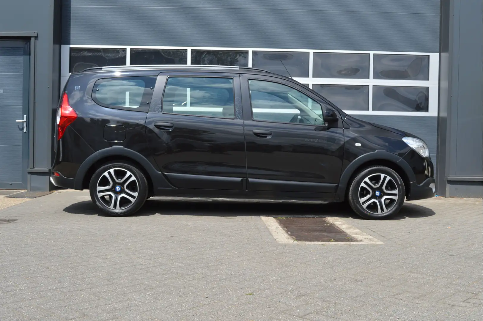 Dacia Lodgy 1.3 TCe Stepway Serie Limitee 15th Anniversary 7p. Zwart - 2