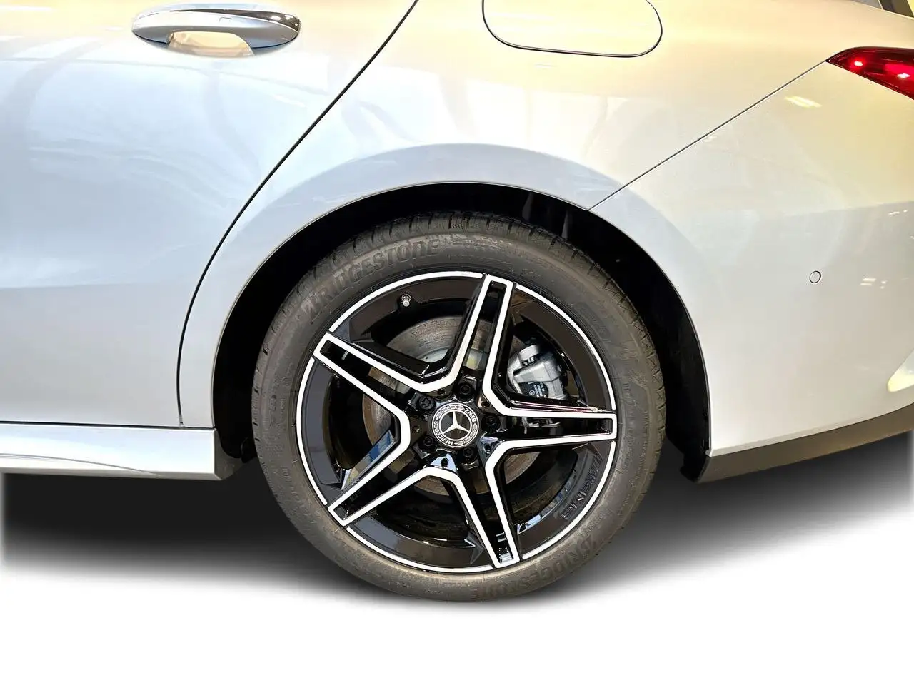 Mercedes-Benz CLA снимка Mercedes-Benz CLA