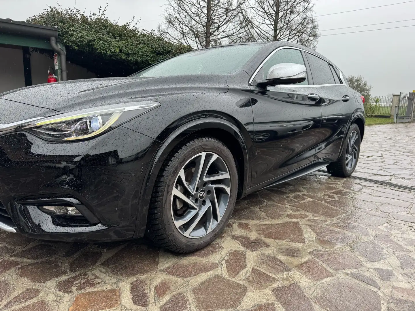 Infiniti Q30 Infiniti 1.5 diesel Premium Tech Gallery White neo Nero - 1