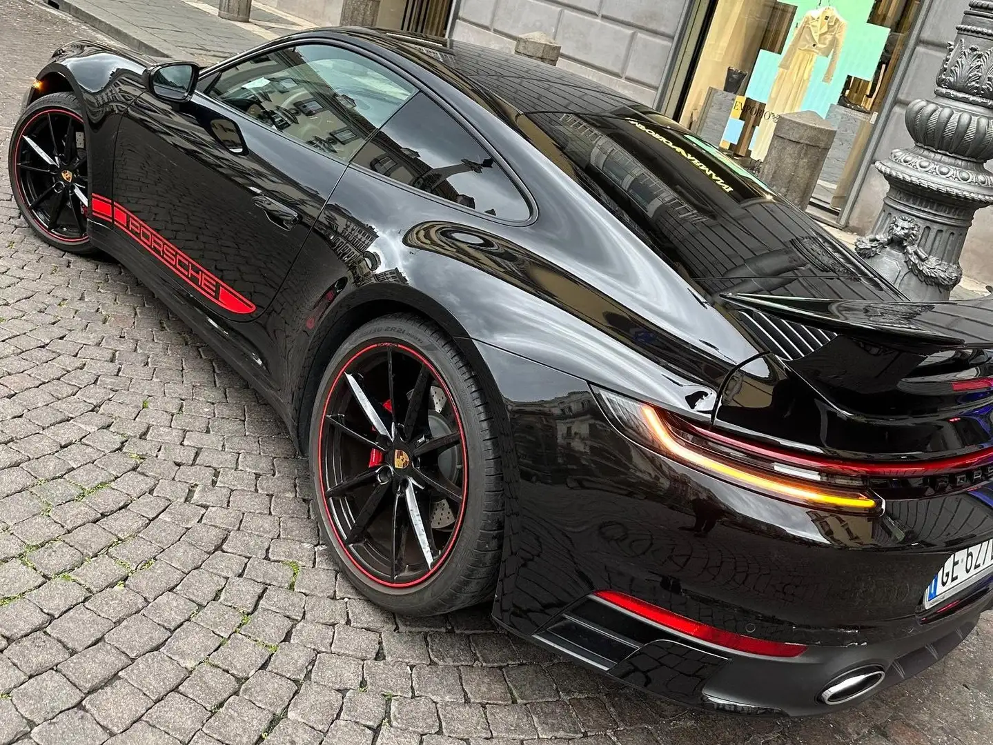 Porsche 992 Carrera 911 Coupe 3.0 Carrera 4S auto Nero - 2