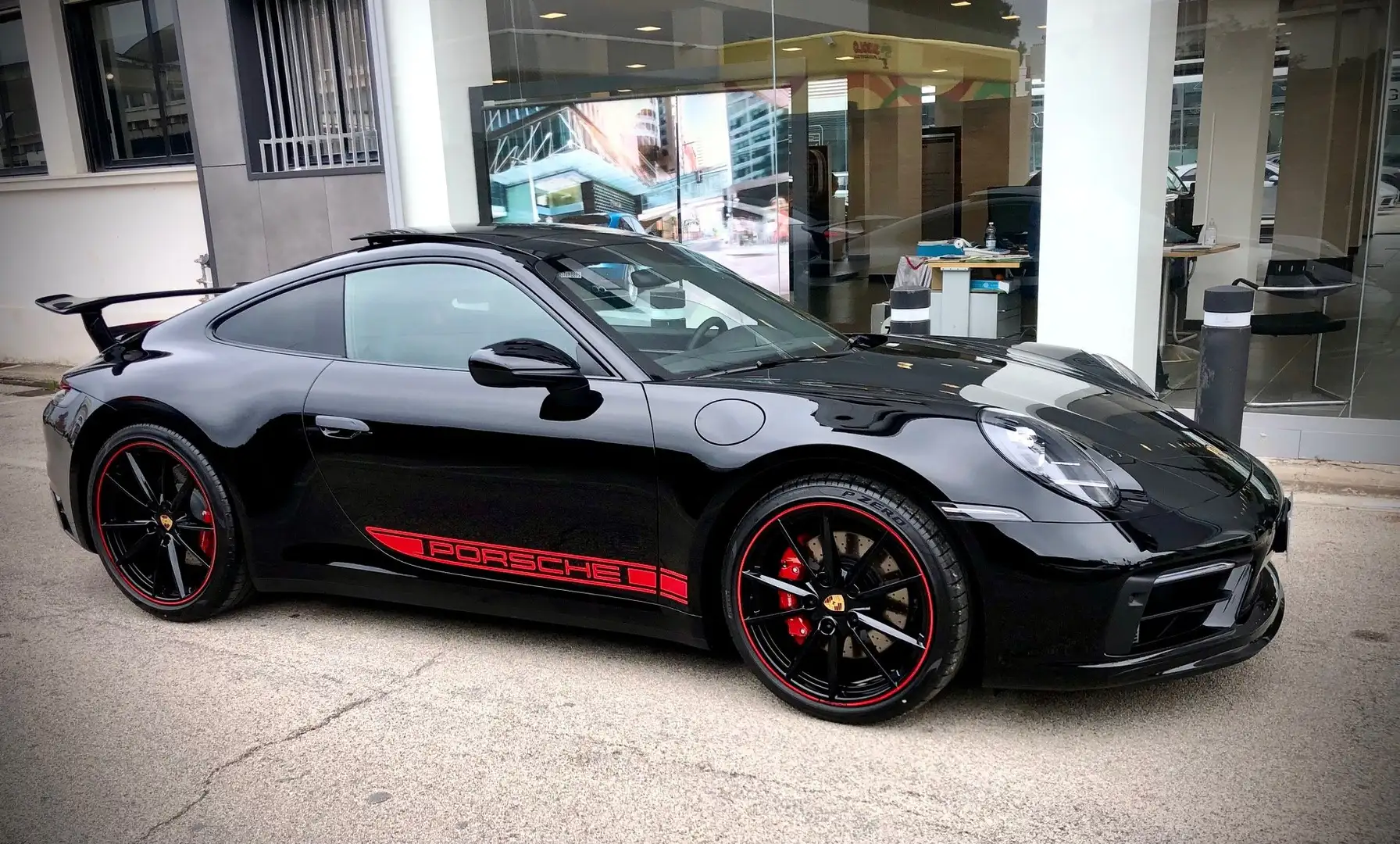Porsche 992 Carrera 911 Coupe 3.0 Carrera 4S auto Nero - 1