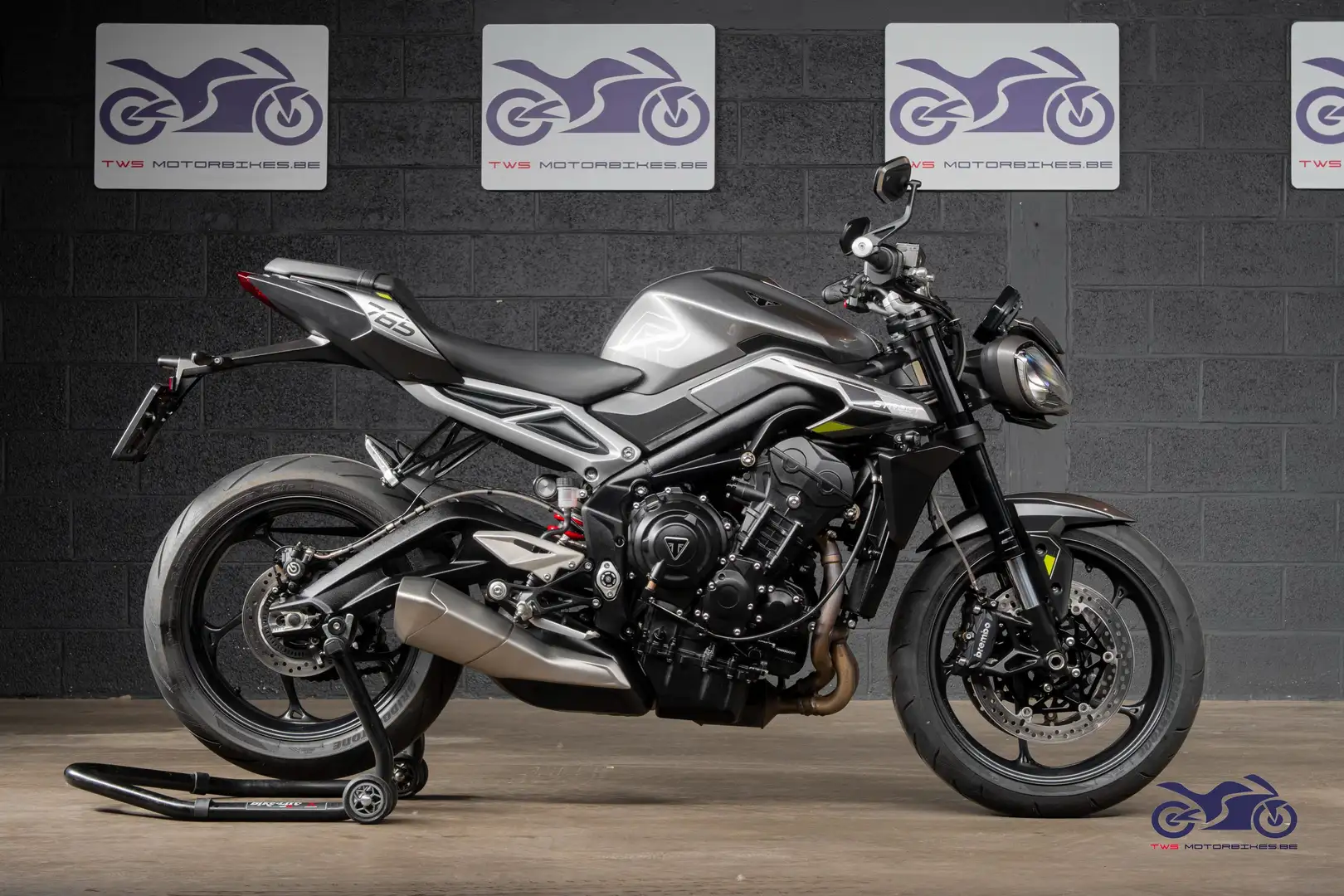 Triumph Street Triple R Argintiu - 1