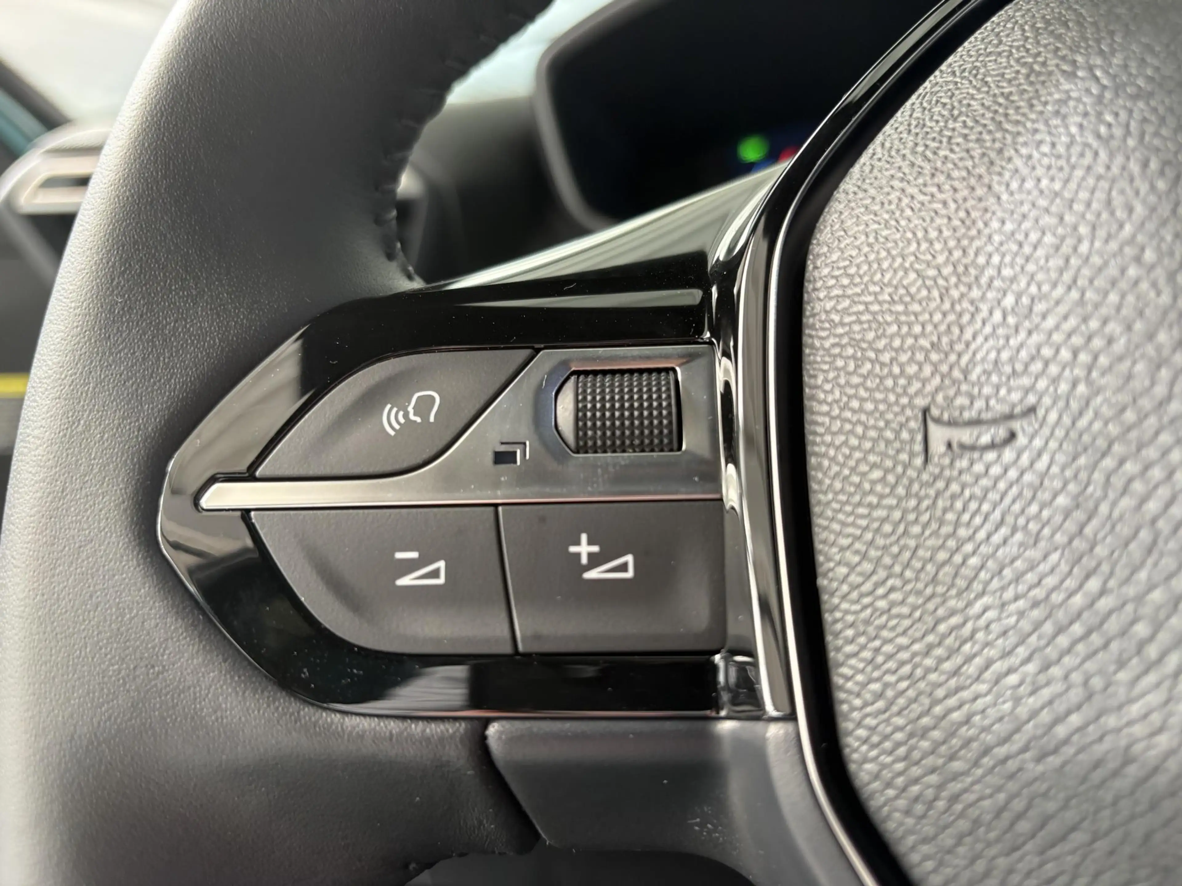 Peugeot 2008 1.2 Hybrid 110 Allure Leverbaar per januari 2027 — photo 15