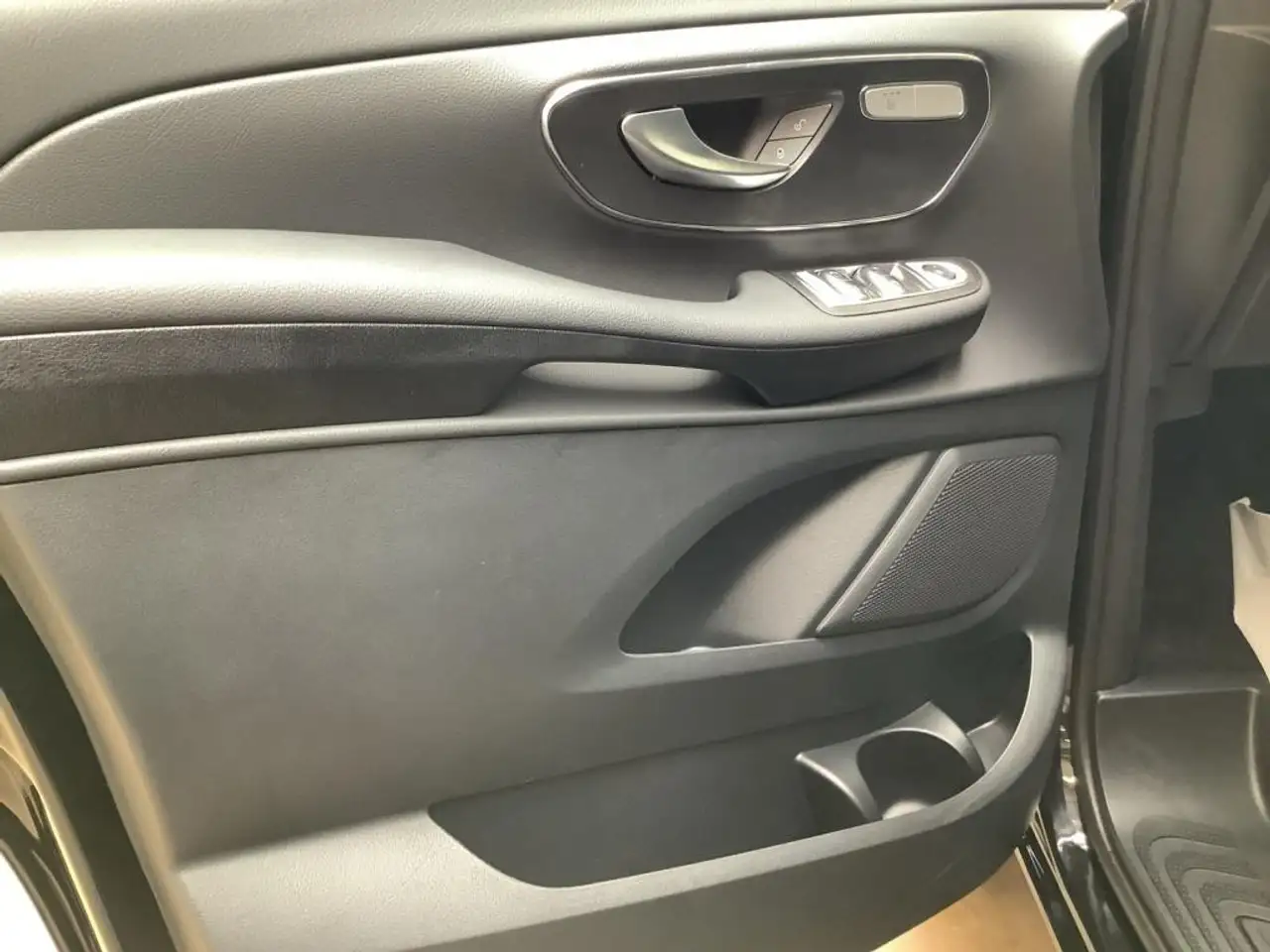 Mercedes-Benz V 300 d extralang 4 Matic AIRMATIC/Distronic 7