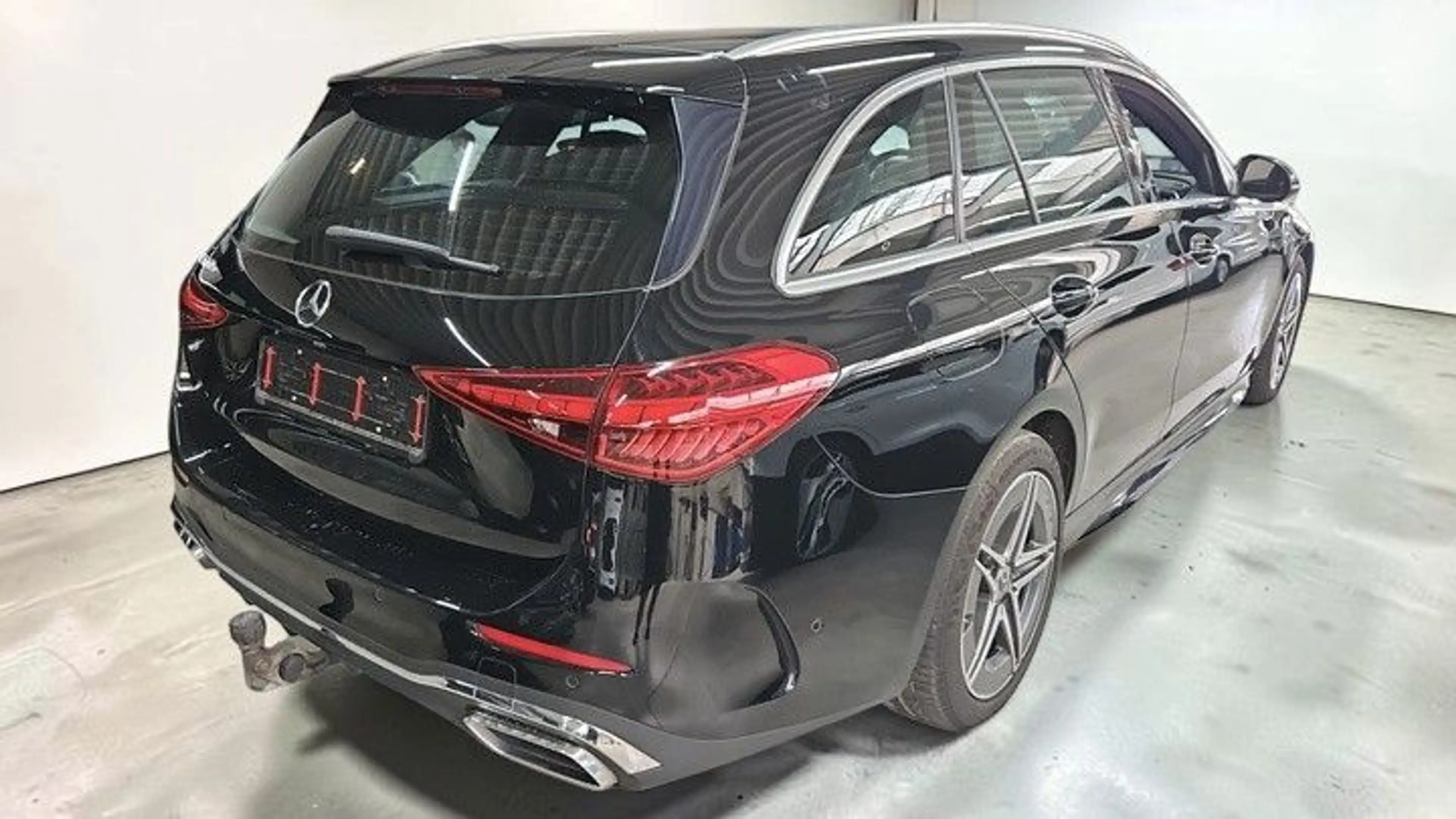 Mercedes-Benz C 300 e T AMG PANO*DISTR*AHK*MASSAGE*SITZKLI*HUD — photo 3