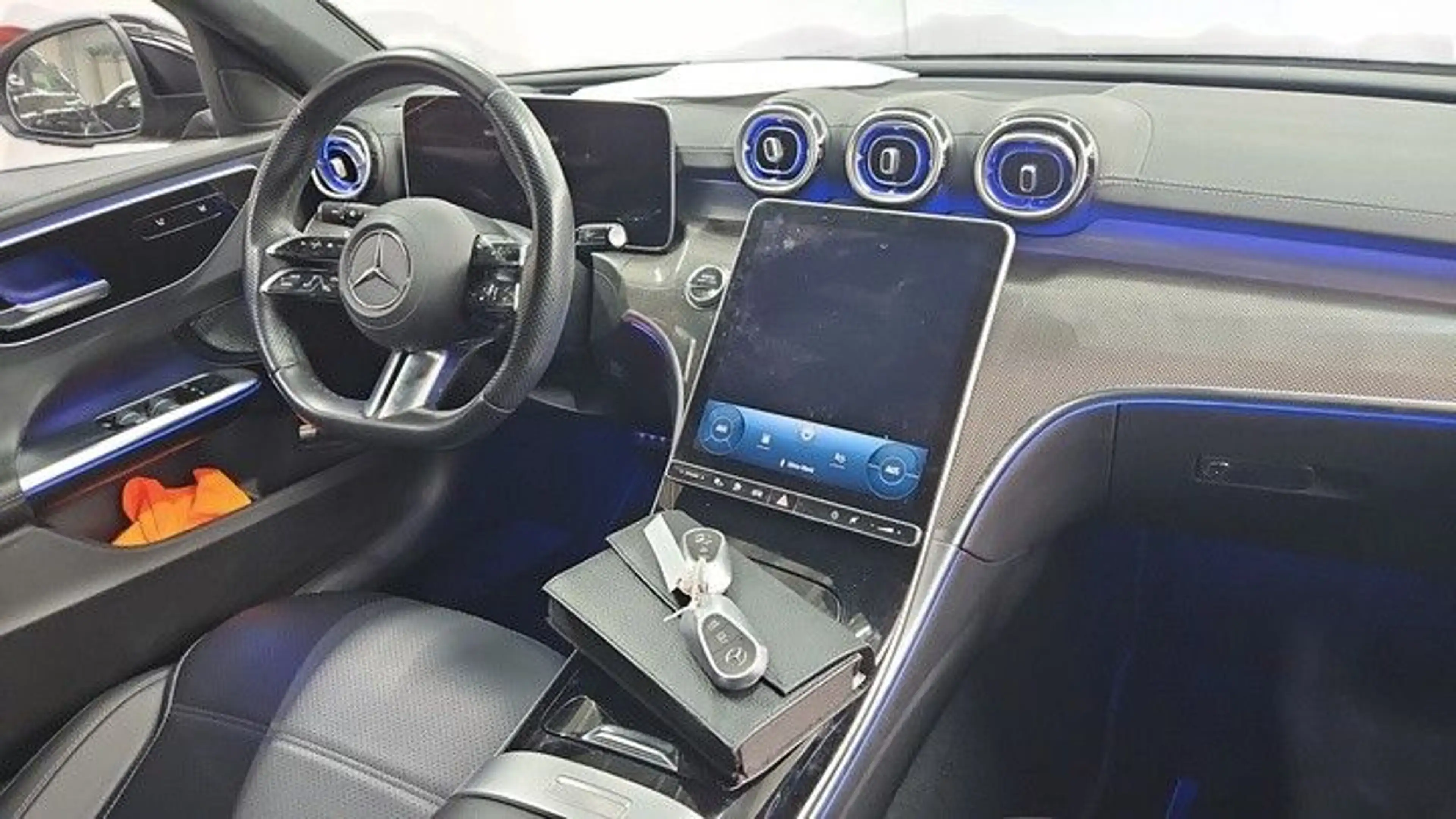 Mercedes-Benz C 300 e T AMG PANO*DISTR*AHK*MASSAGE*SITZKLI*HUD — photo 6
